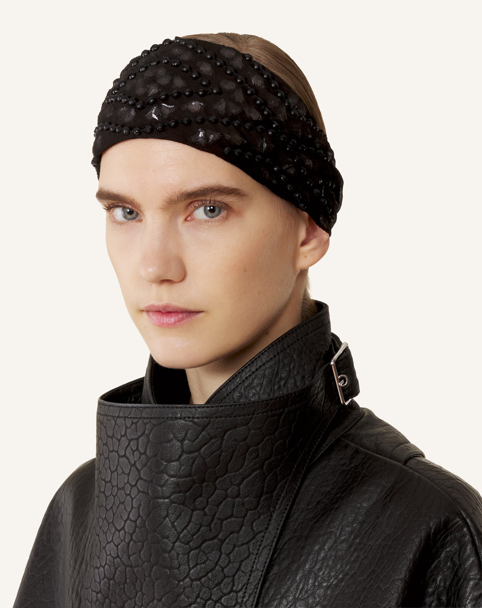 BANDEAU AVEC BRODERIES