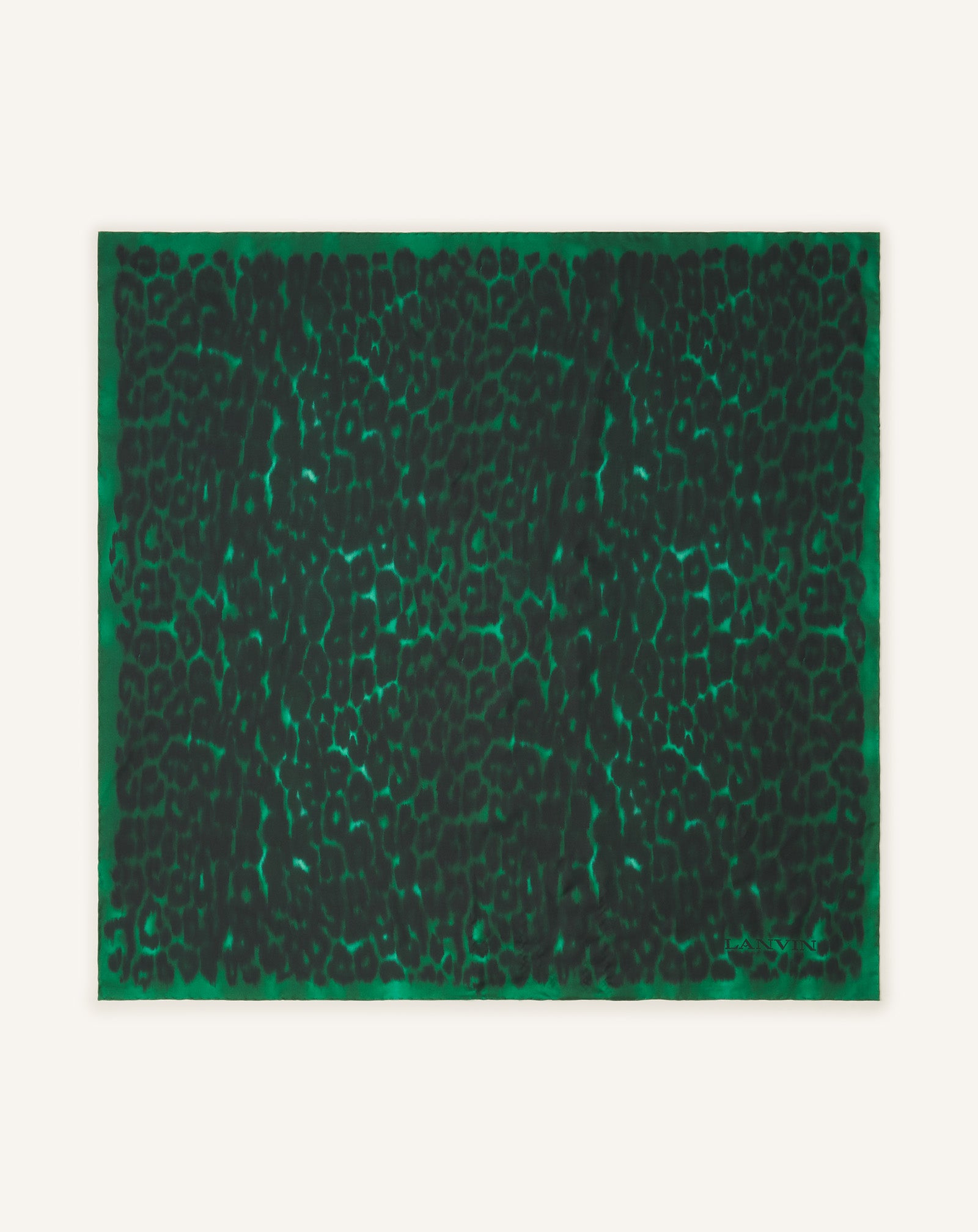 CARRÉ EN SOIE IMPRIMÉ LÉOPARD VERT