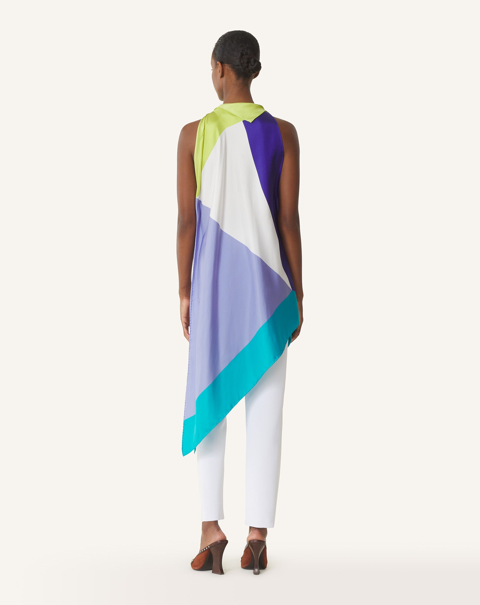 TOP À MOTIF GRAPHIQUE EN SOIE