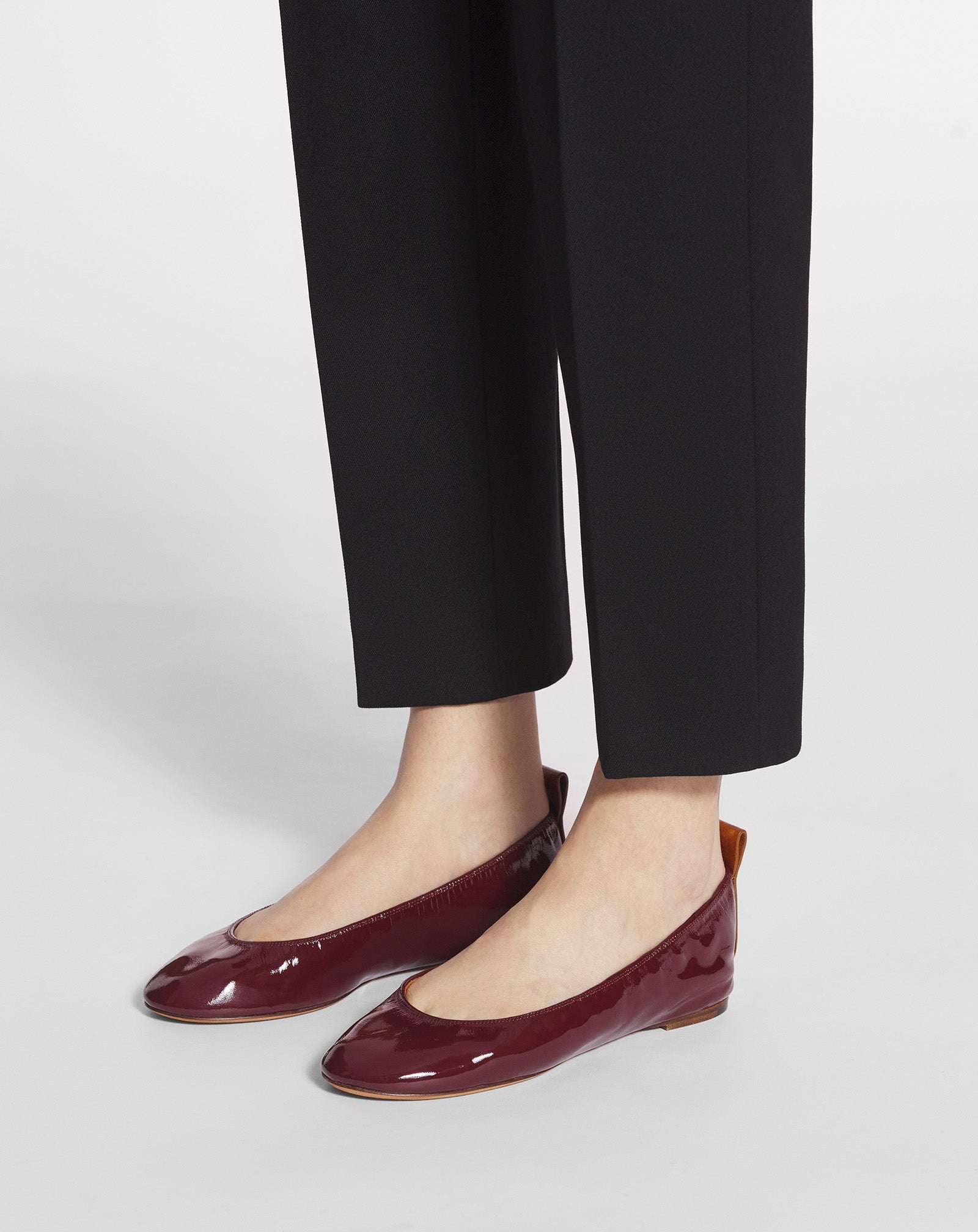 LA BALLERINE EN CUIR BRILLANT