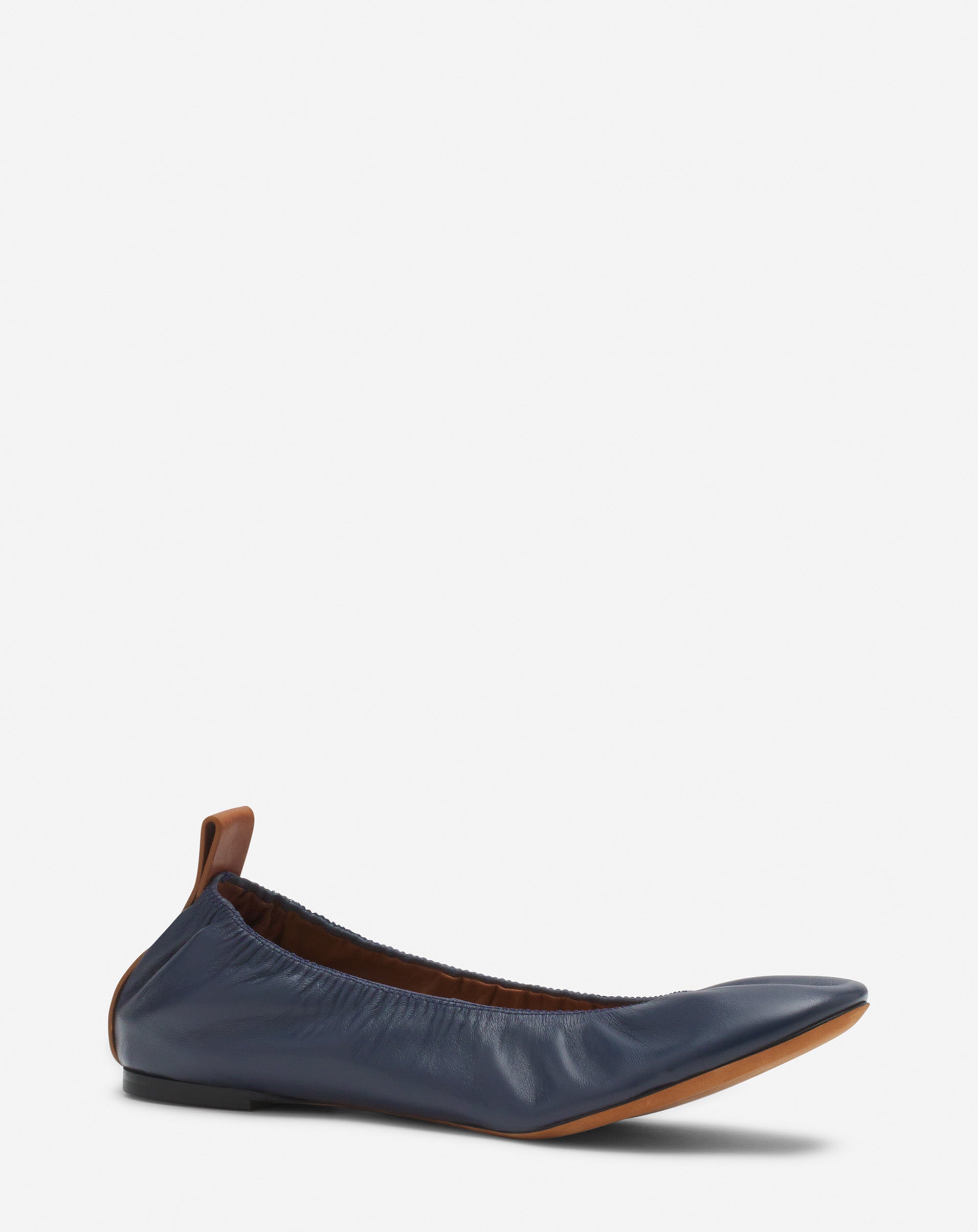 LA BALLERINE EN CUIR