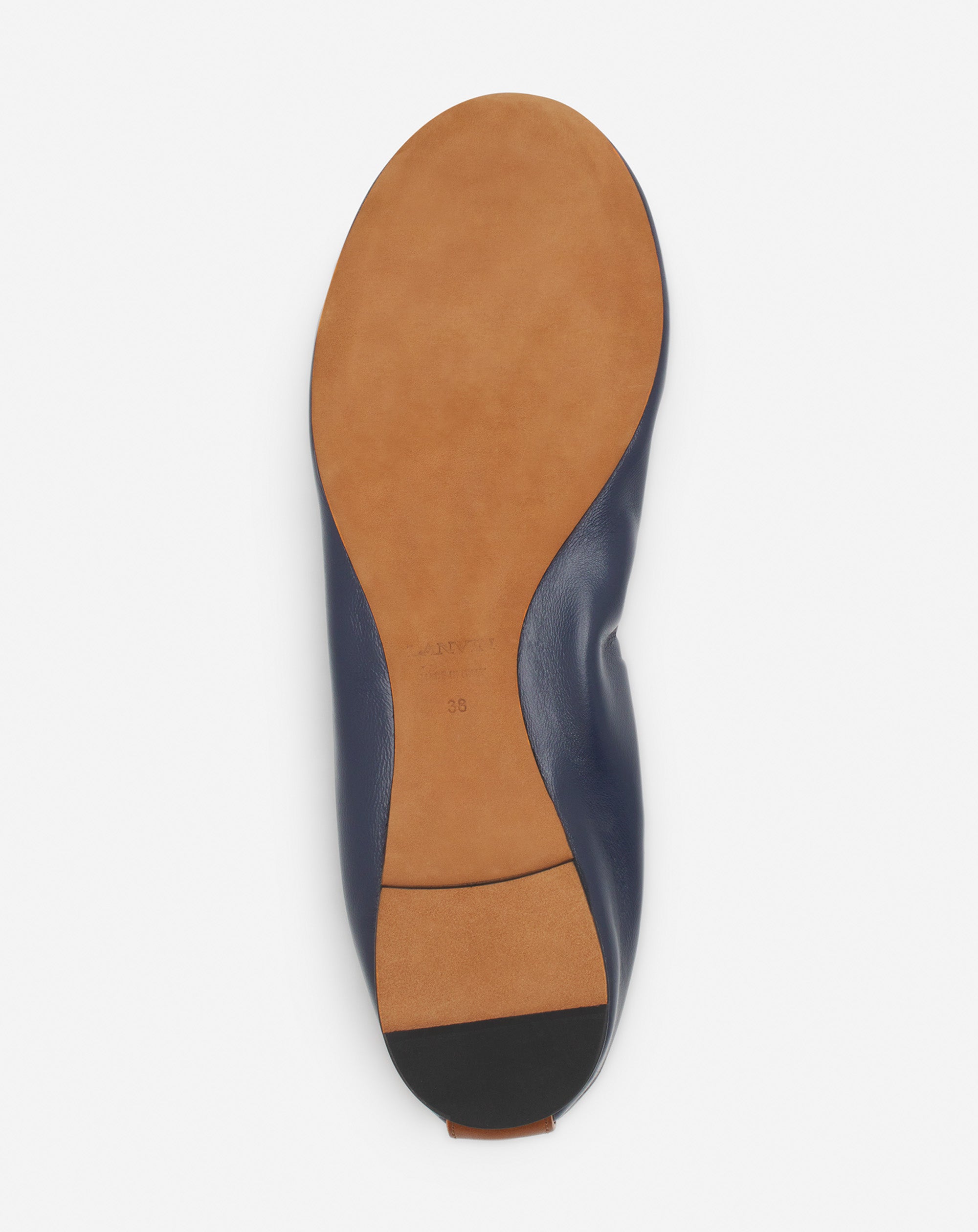 LA BALLERINE EN CUIR