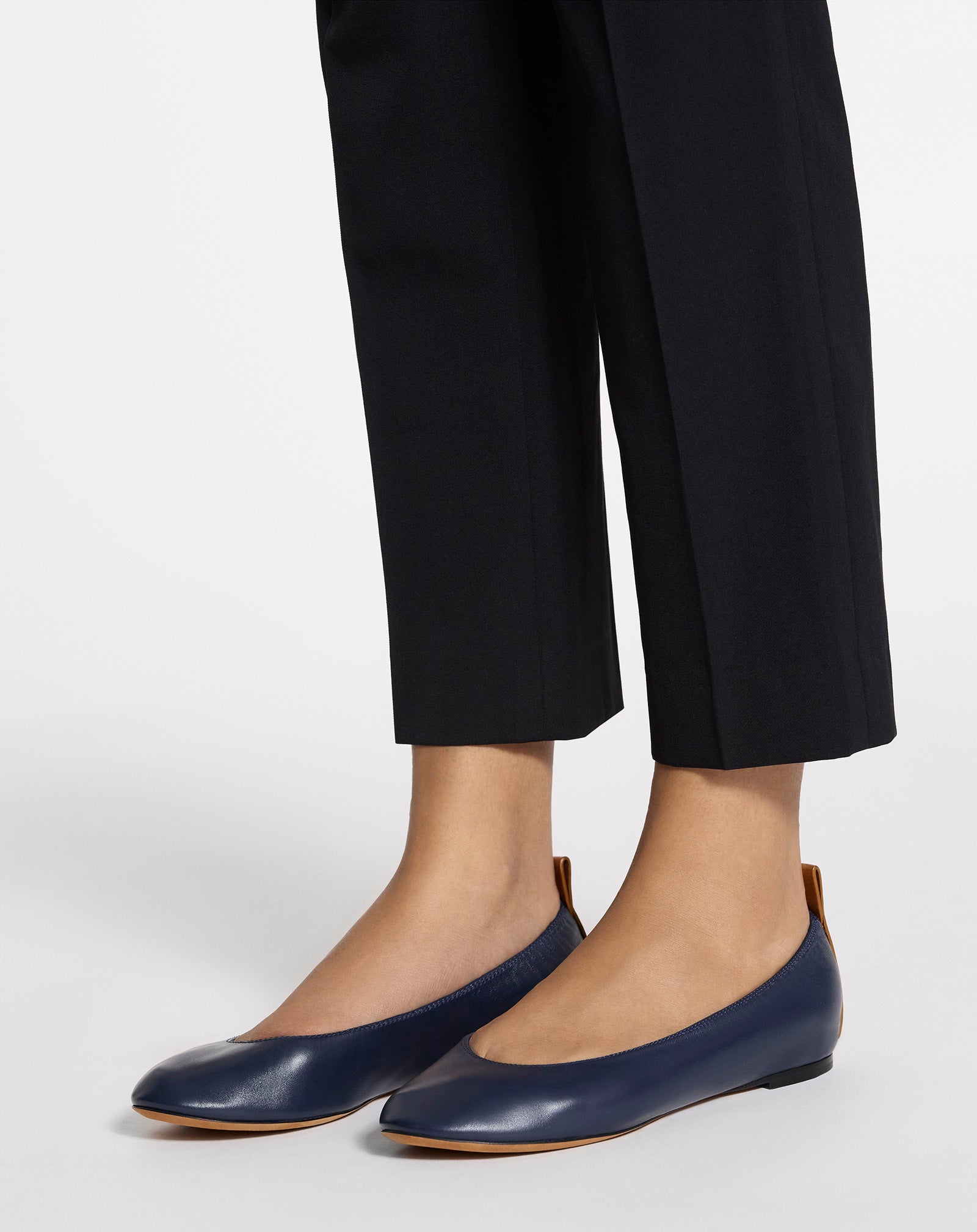 LA BALLERINE EN CUIR