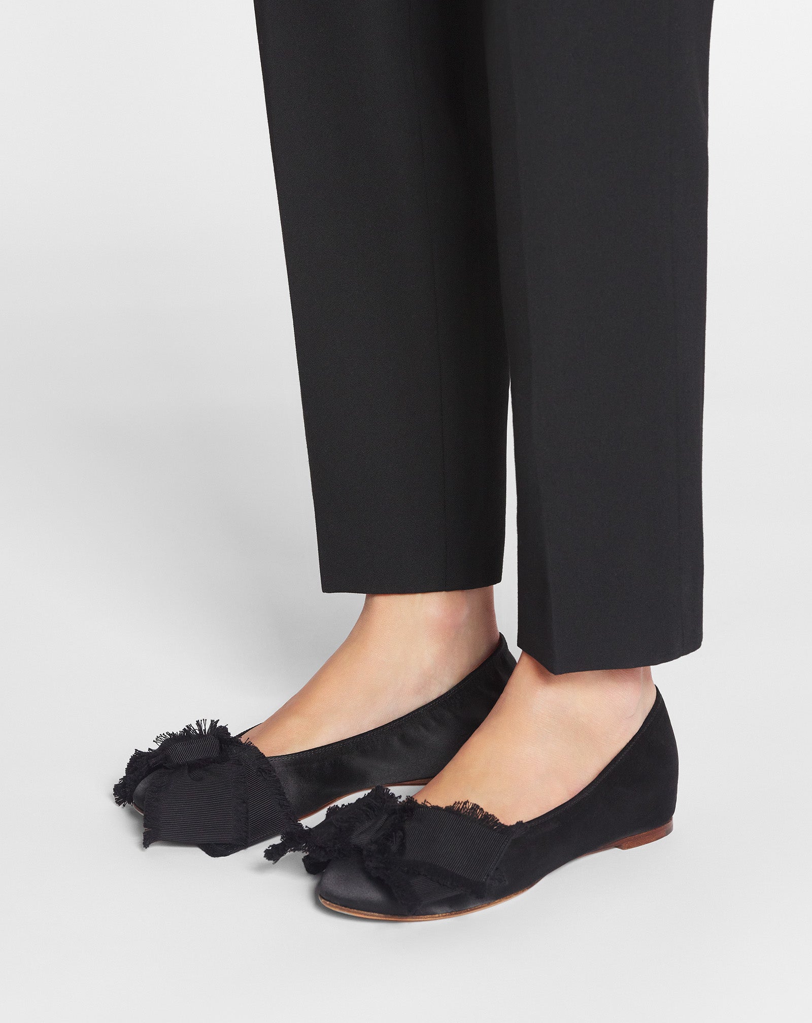 LA BALLERINE A NOEUD EN SATIN