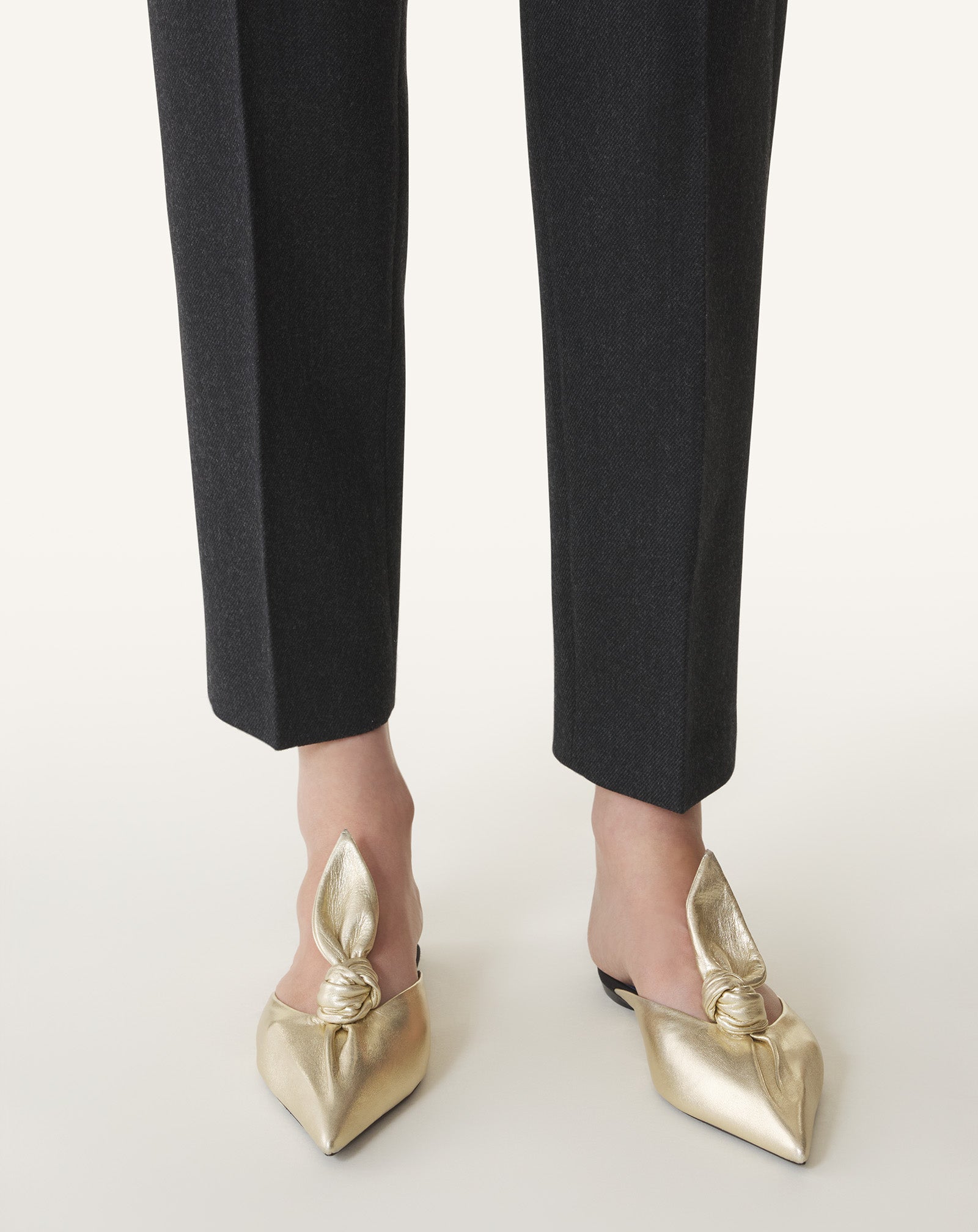 MULE MIDNIGHT STEP NOEUD EN CUIR MÉTALLISÉ
