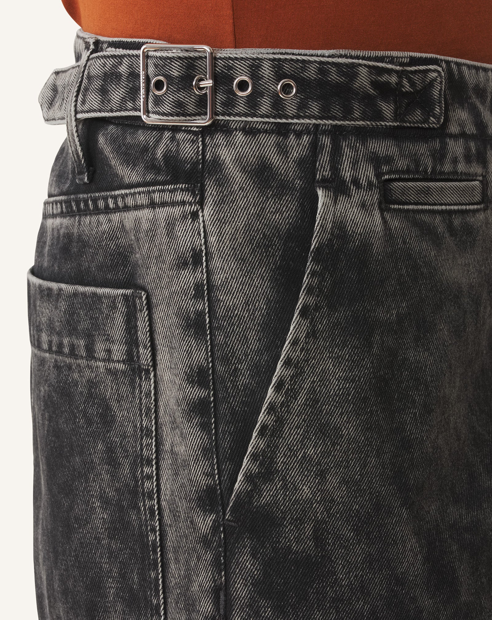 PANTALON CHINO EN DENIM