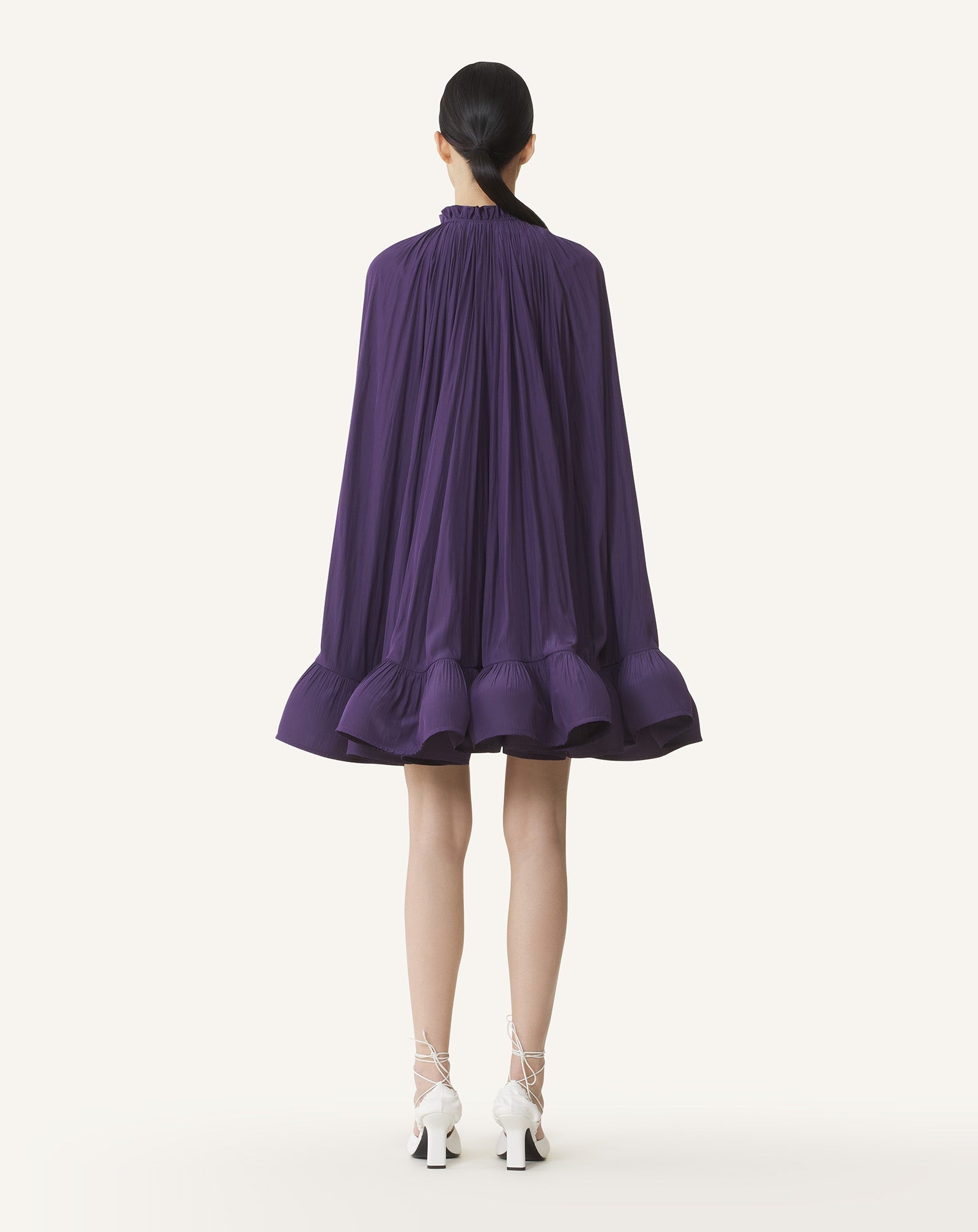 ROBE COURTE EN CHARMEUSE