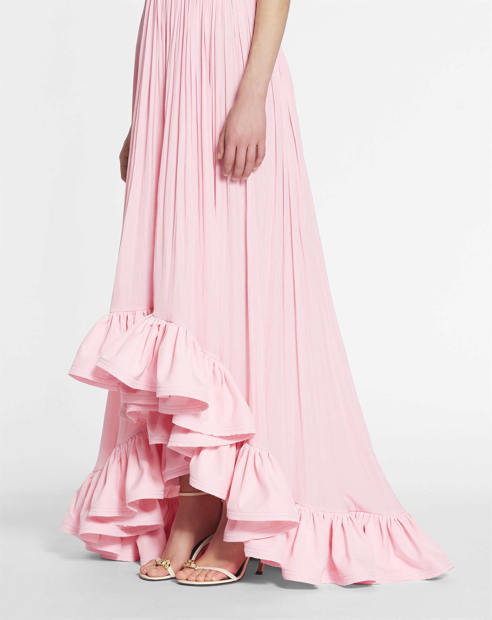 ROBE LONGUE À VOLANTS