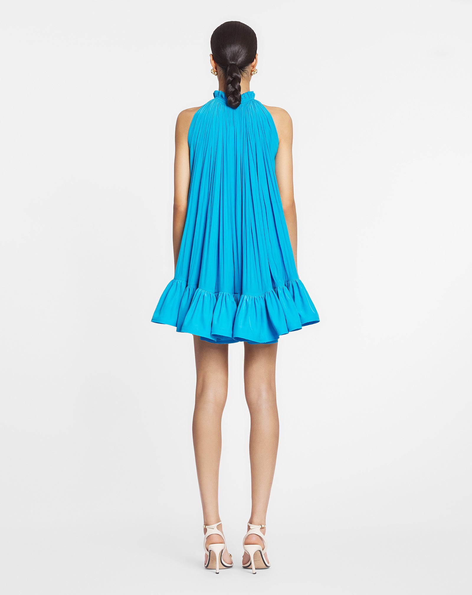 ROBE COURTE À VOLANTS