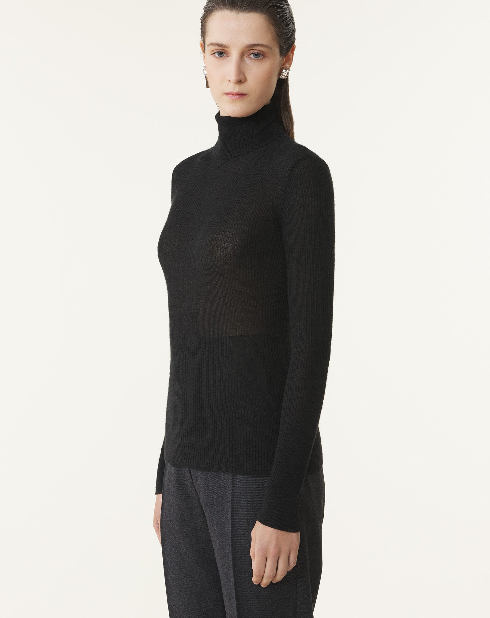 PULL À COL ROULÉ EN MÉRINOS ET SOIE