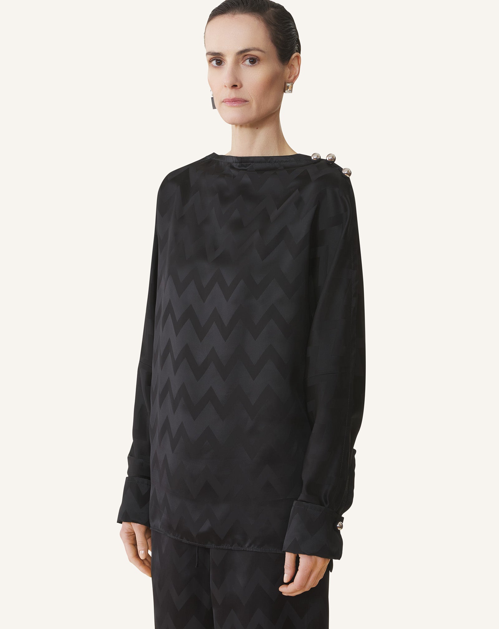 HAUT FLUIDE EN VISCOSE JACQUARD