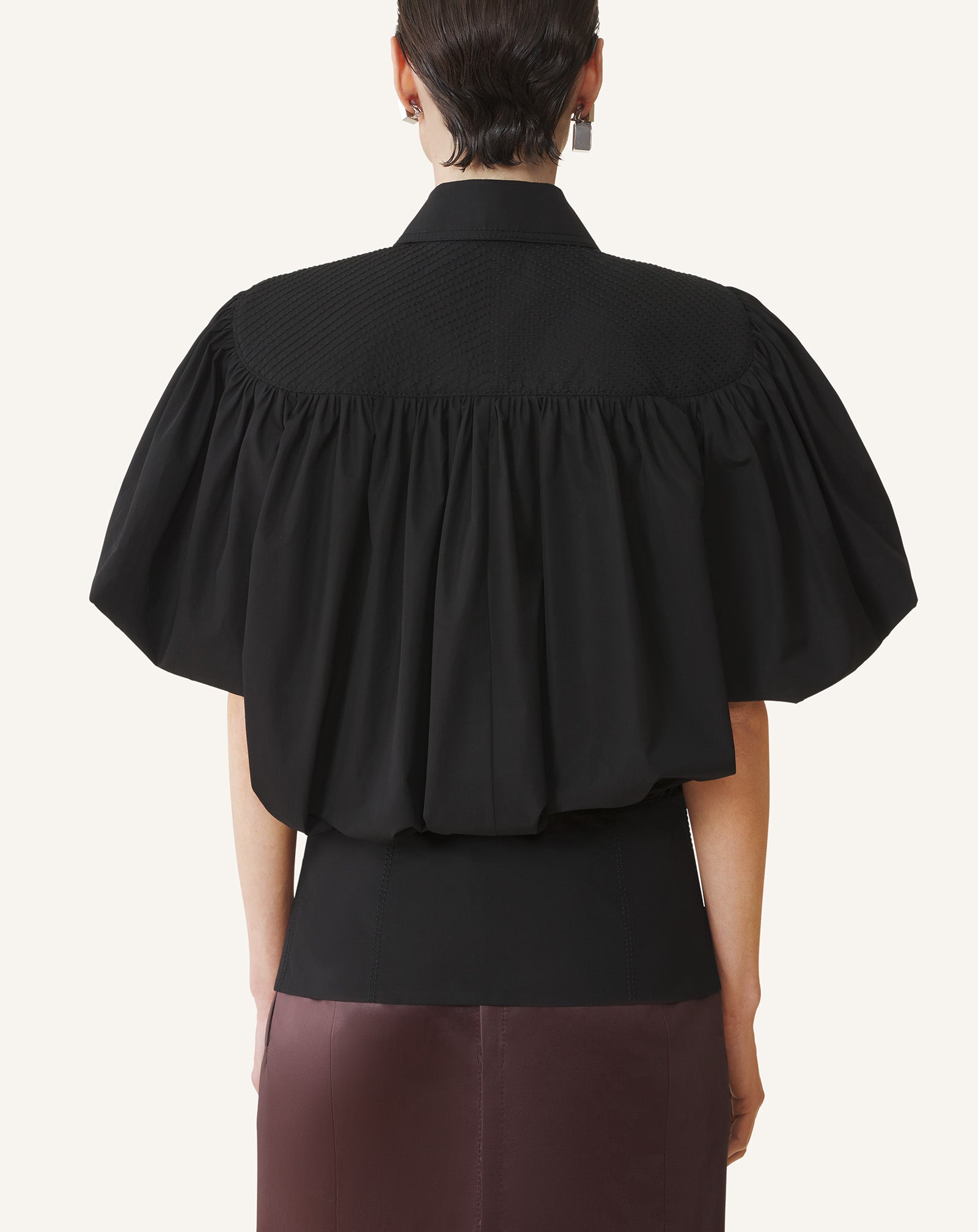 HAUT À MANCHES BOUFFANTES