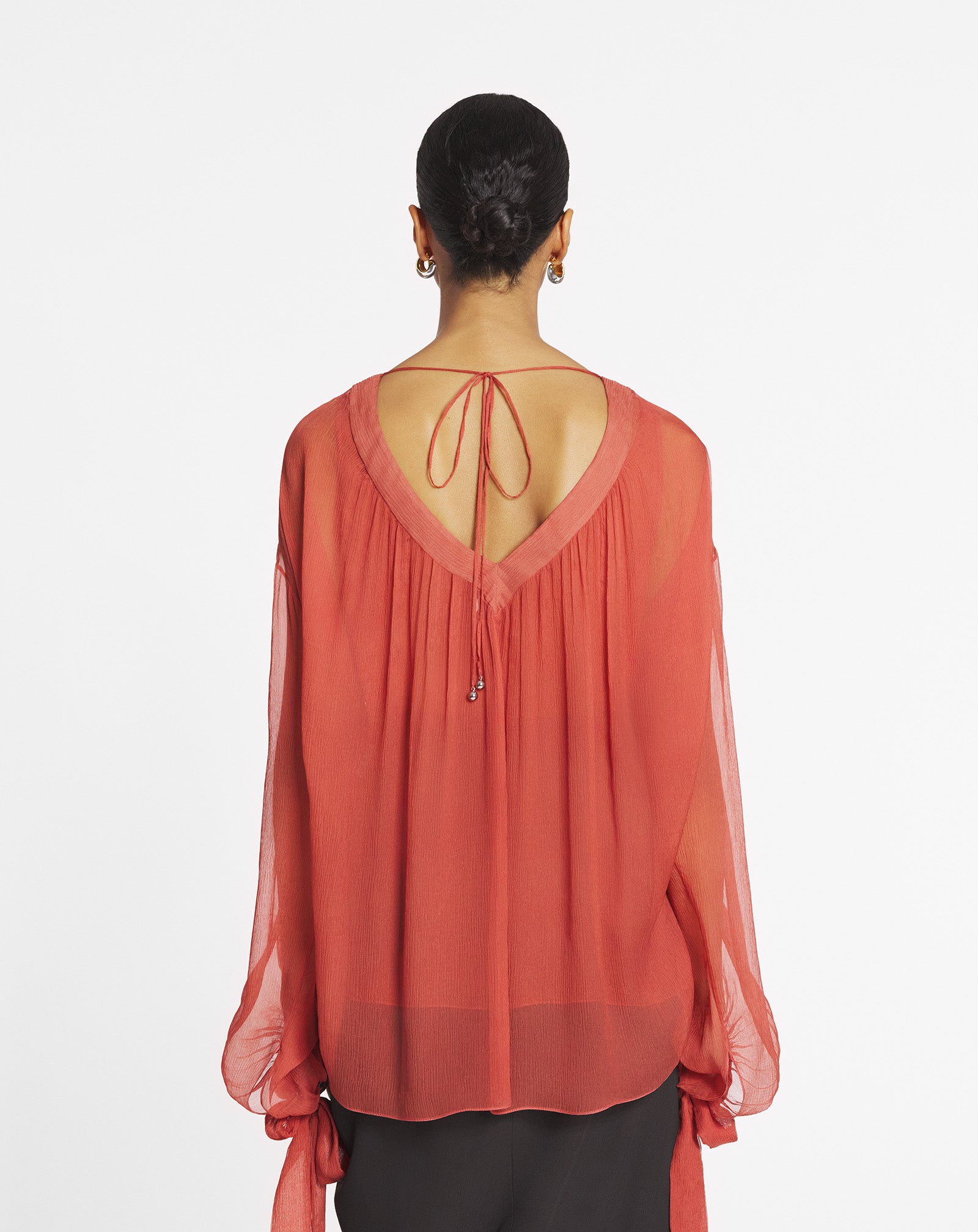 BLOUSE À FRONCES EN CRÉPON DE SOIE