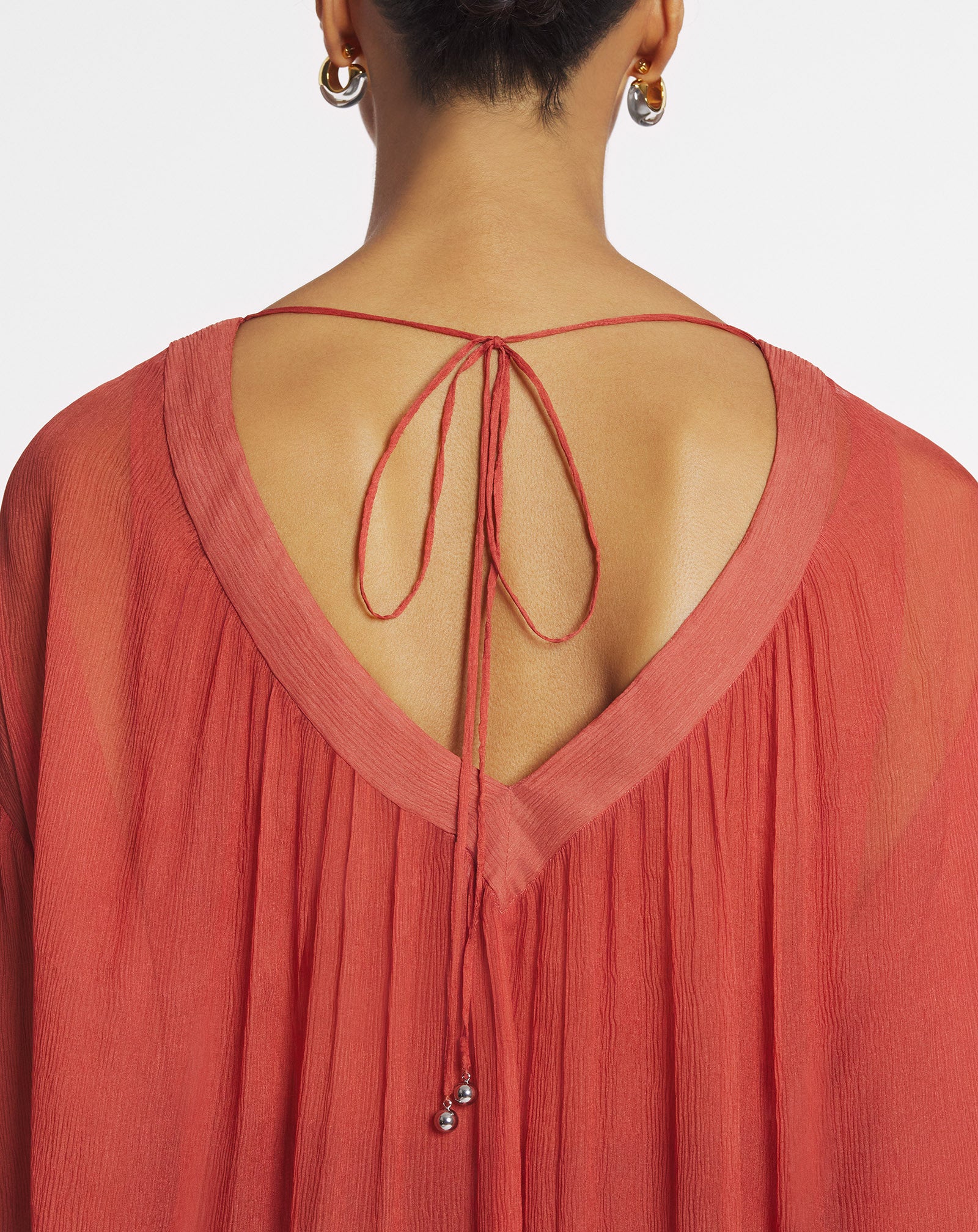 BLOUSE À FRONCES EN CRÉPON DE SOIE
