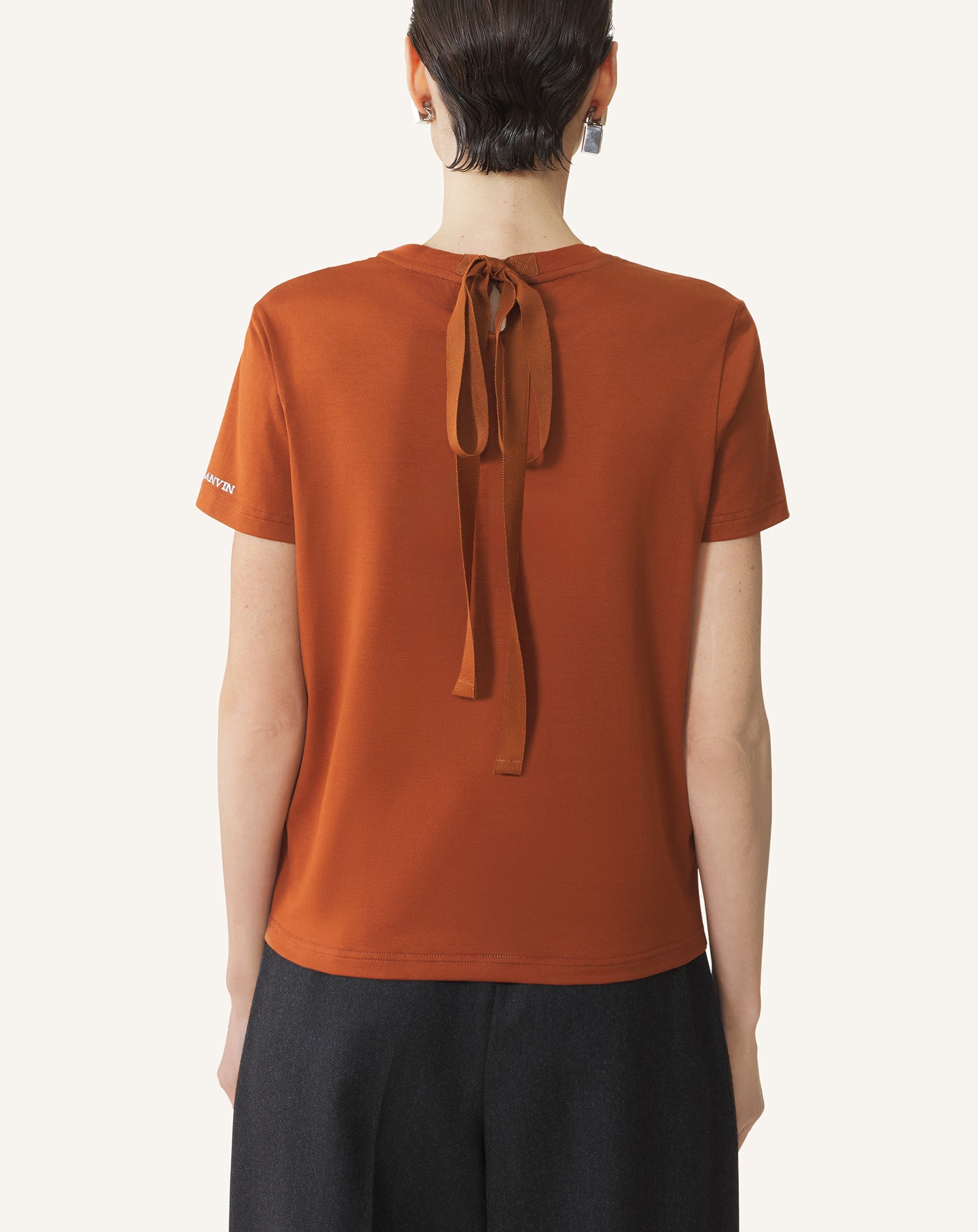 T-SHIRT DÉTAIL NOEUD