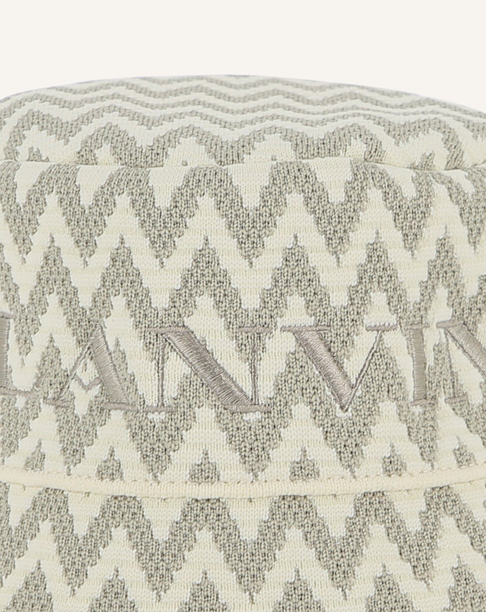 BOB MOTIF CURB EN TISSU TRICOTÉ BEIGE