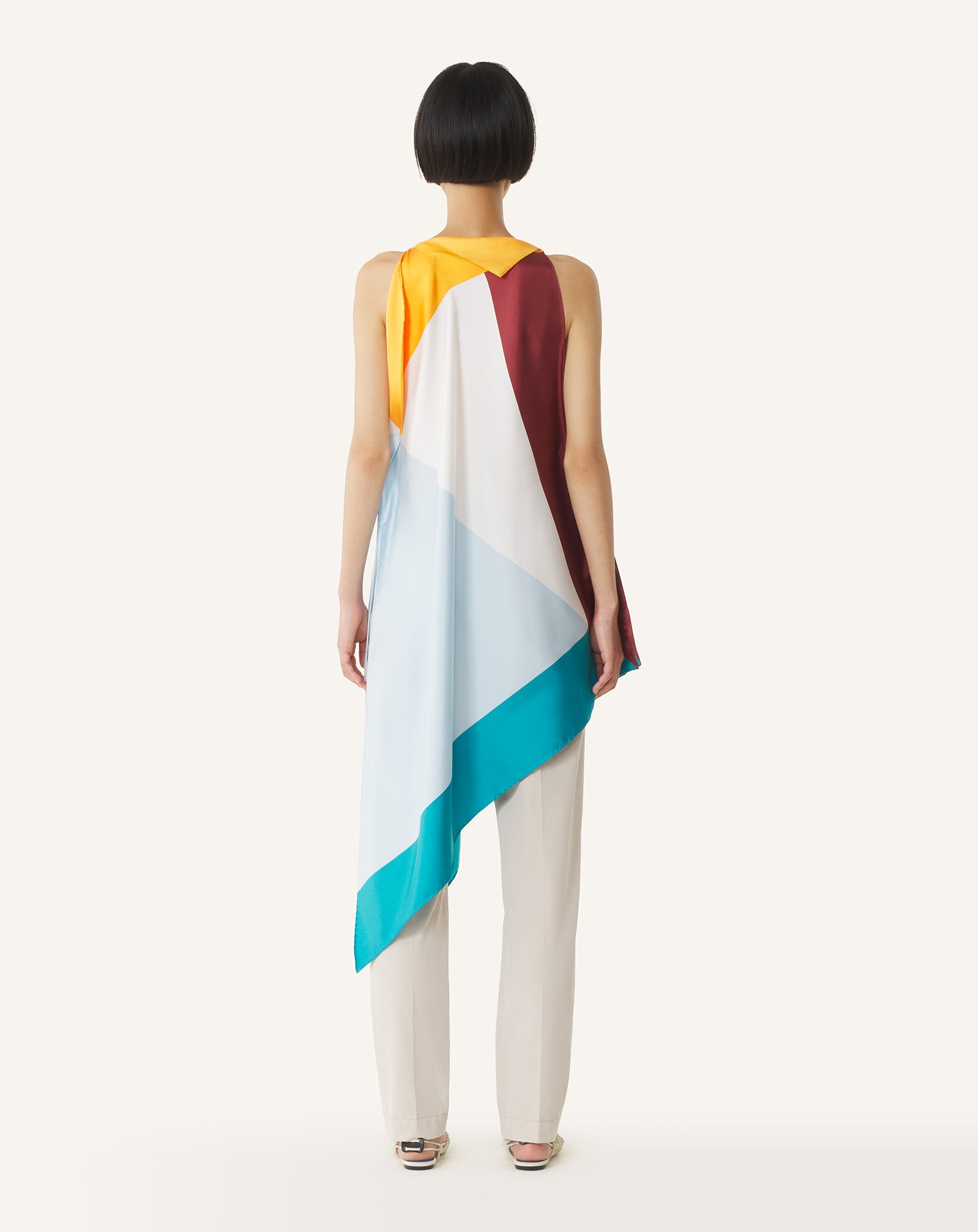 TOP À MOTIF GRAPHIQUE EN SOIE