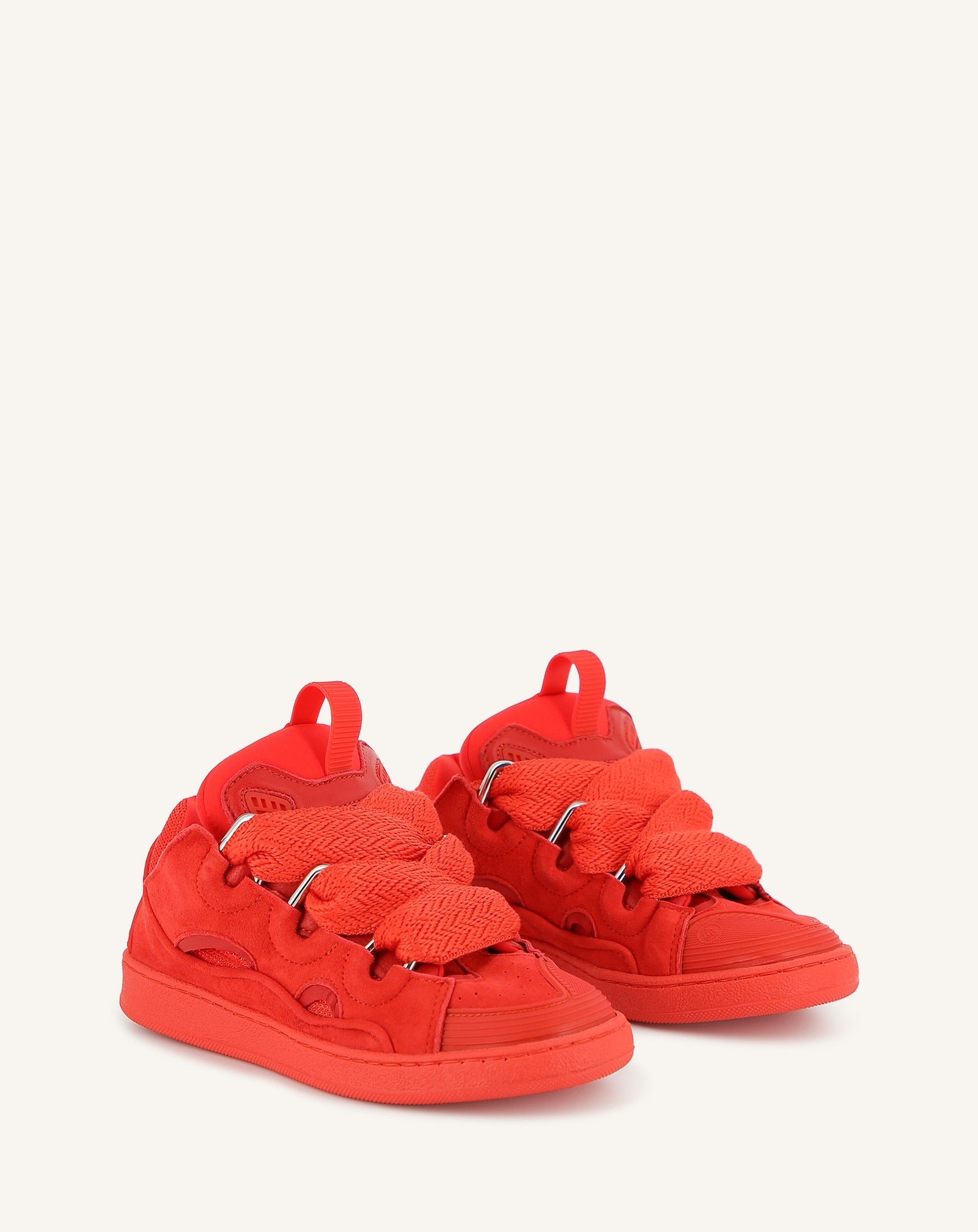 BASKET À LACETS ROUGE