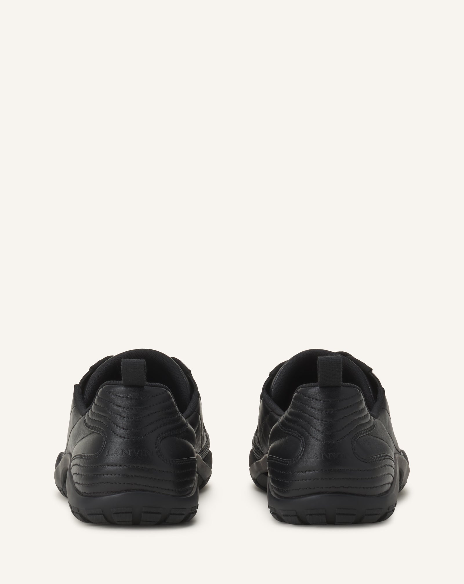 SNEAKERS LNV2 EN CUIR NOIR
