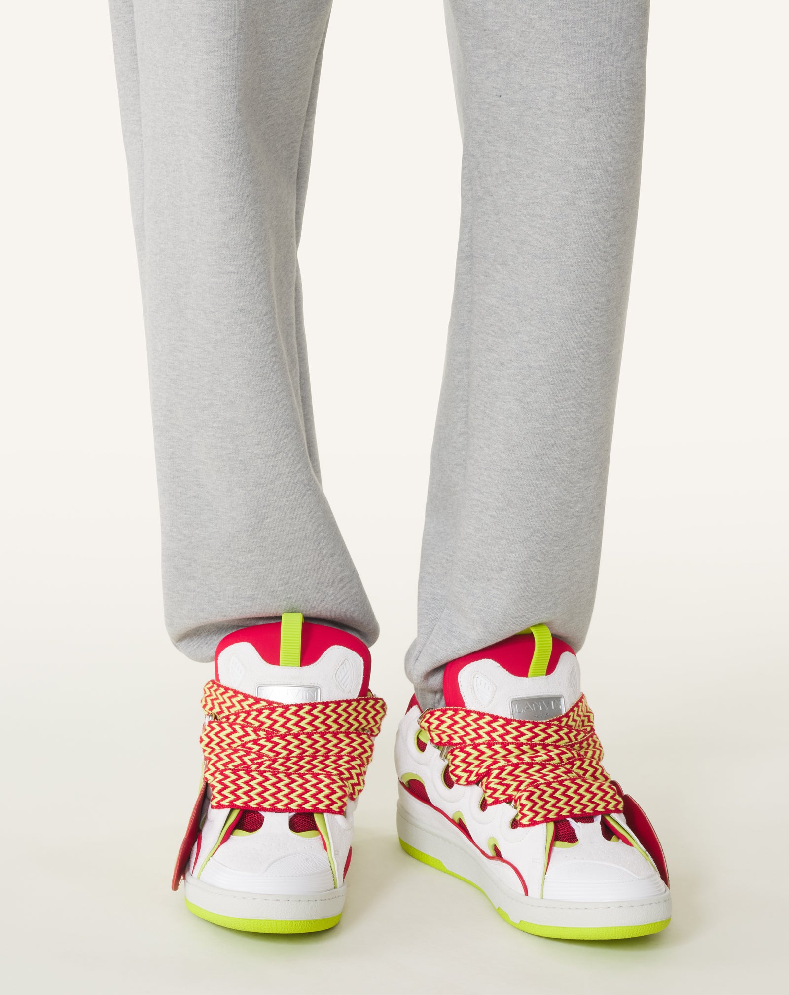 SNEAKERS URBAN CURB EN CUIR À PATCH ROUGE