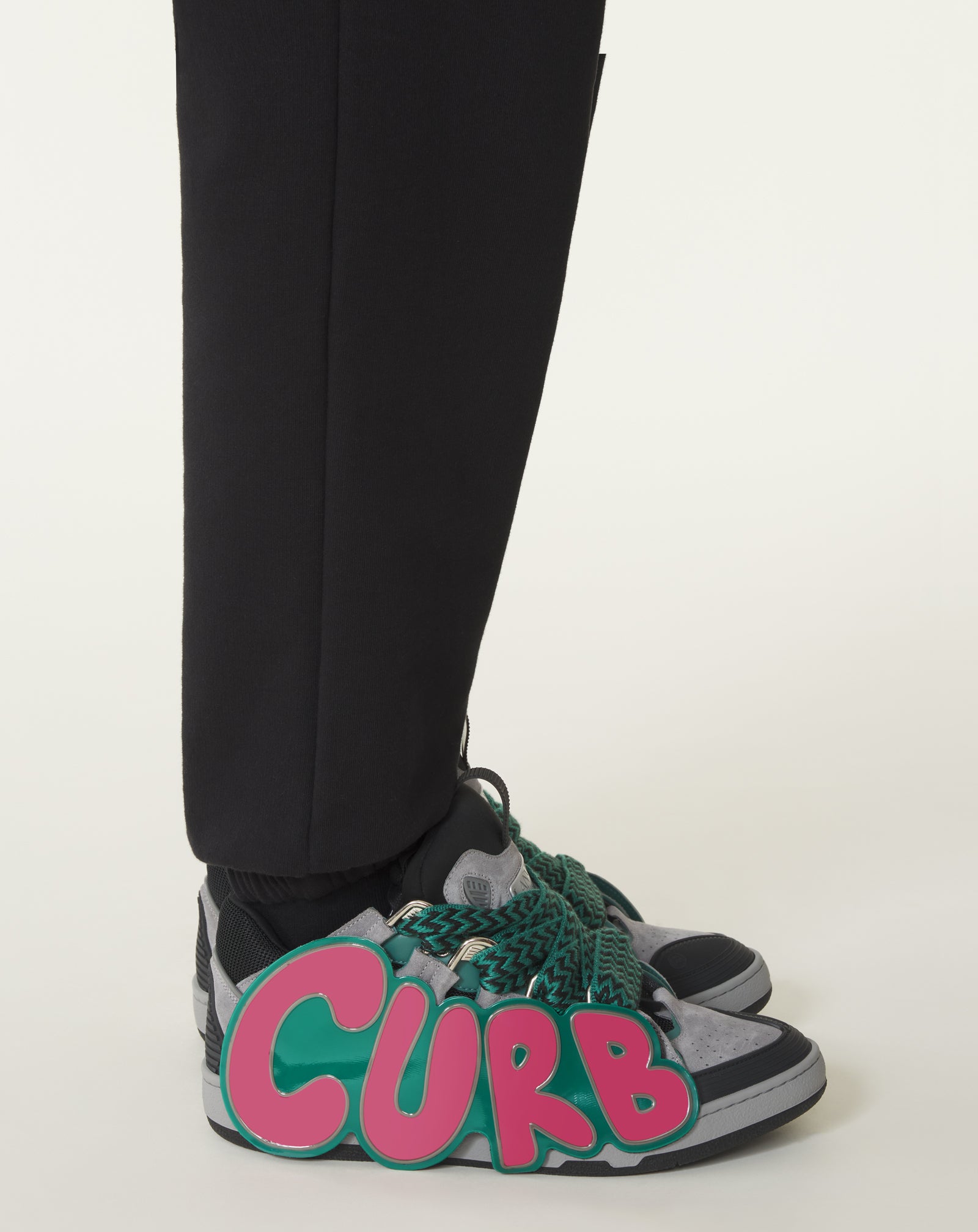 SNEAKERS URBAN CURB EN CUIR À PATCH VERT