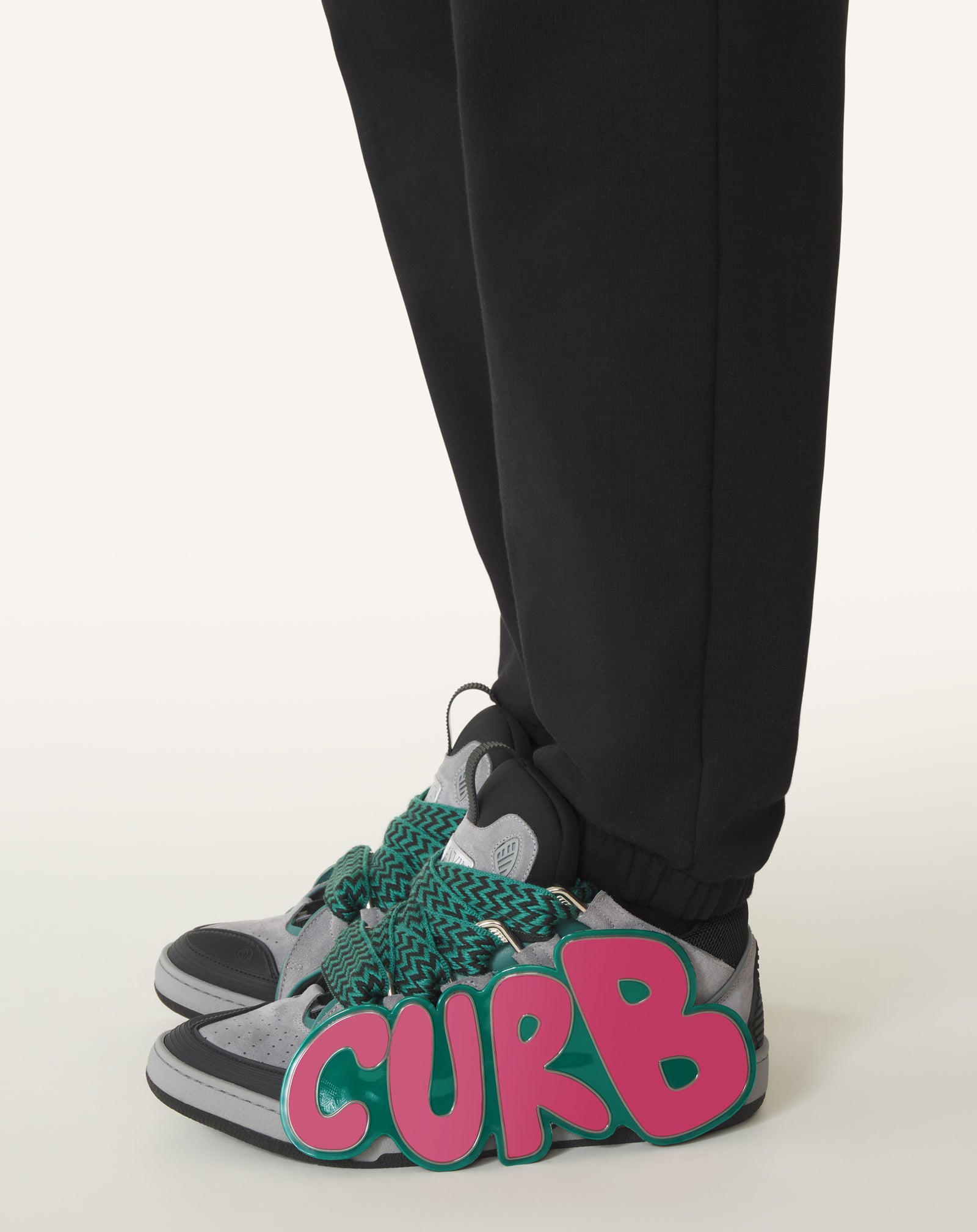 SNEAKERS URBAN CURB EN CUIR À PATCH VERT