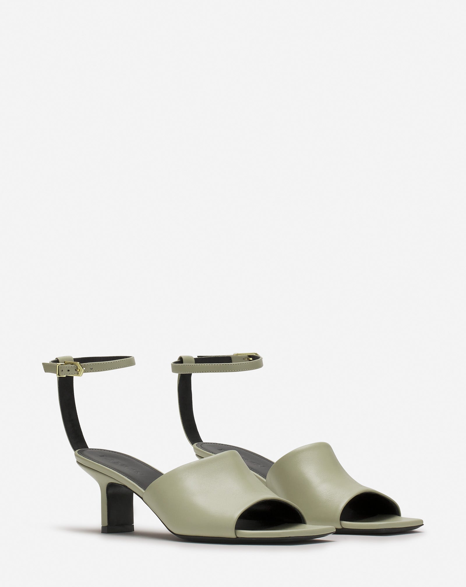 SANDALES MESURE EN CUIR