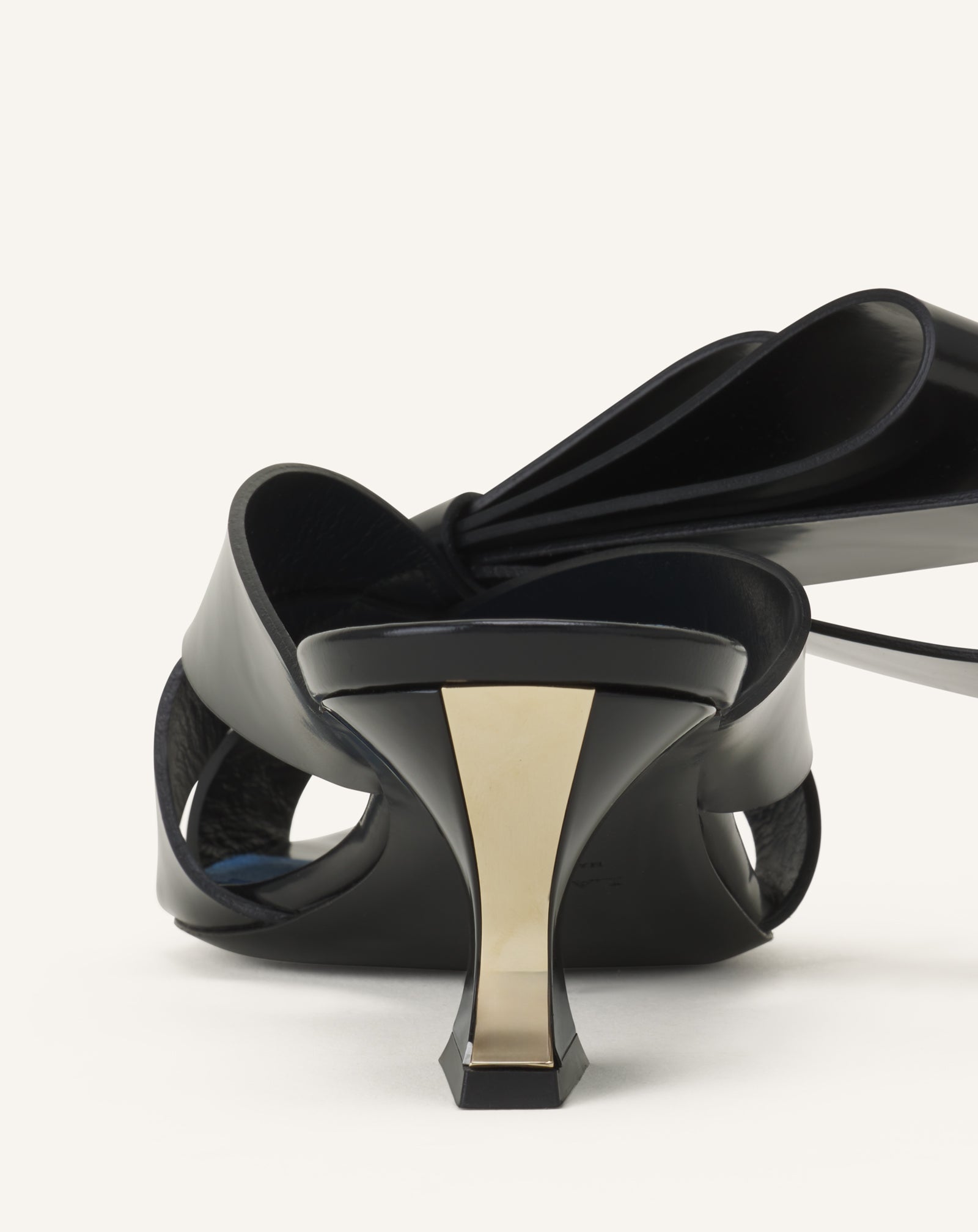 MULE À TALON CADEAU EN CUIR NOIR