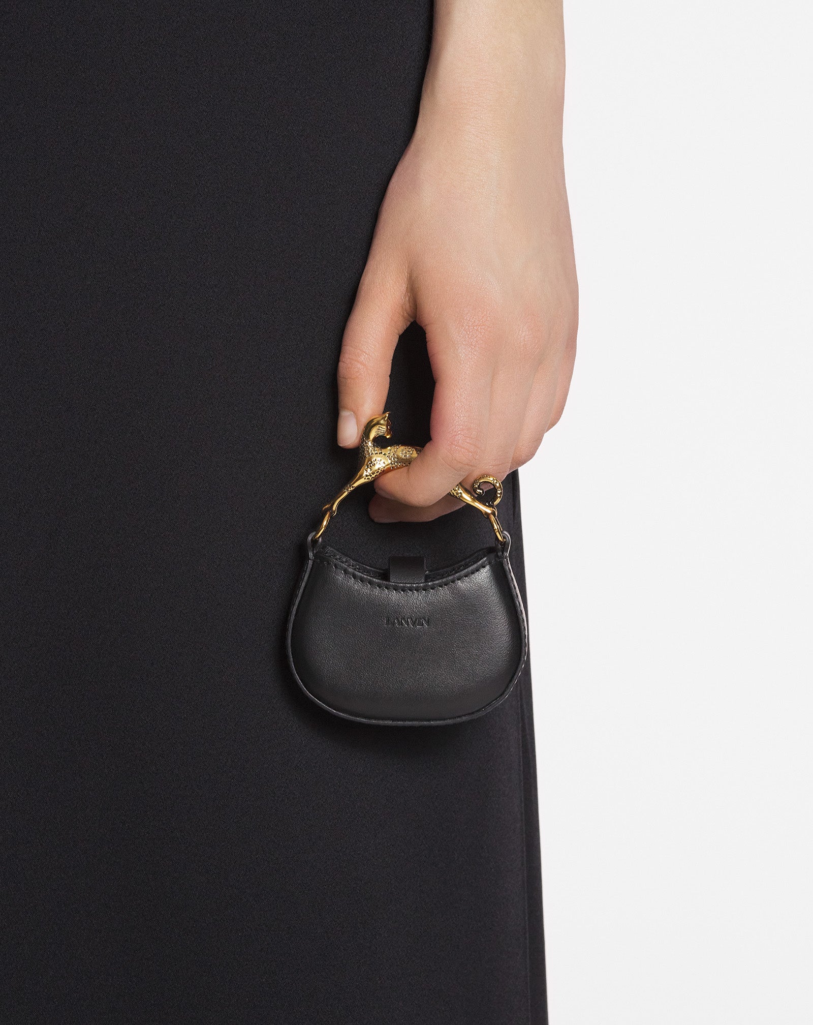 MICRO SAC HOBO CAT CHARM EN CUIR