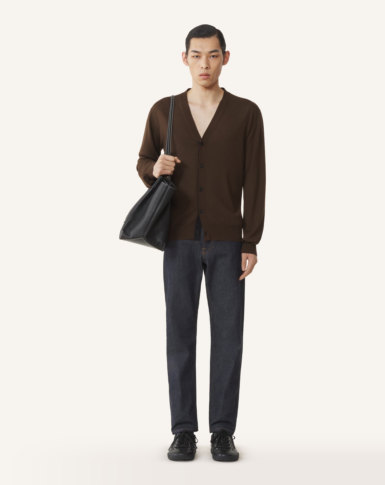 CARDIGAN CLASSIQUE EN LAINE MÉRINOS NOIR