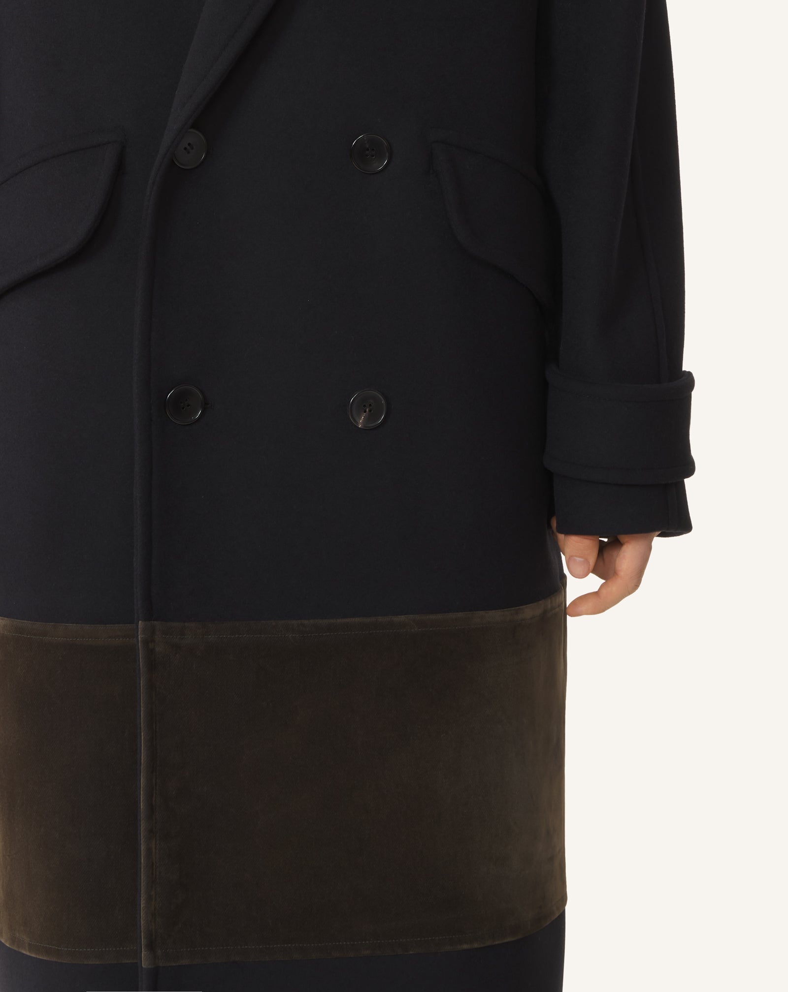 MANTEAU CROISÉ EN LAINE ET VELOURS NOIR