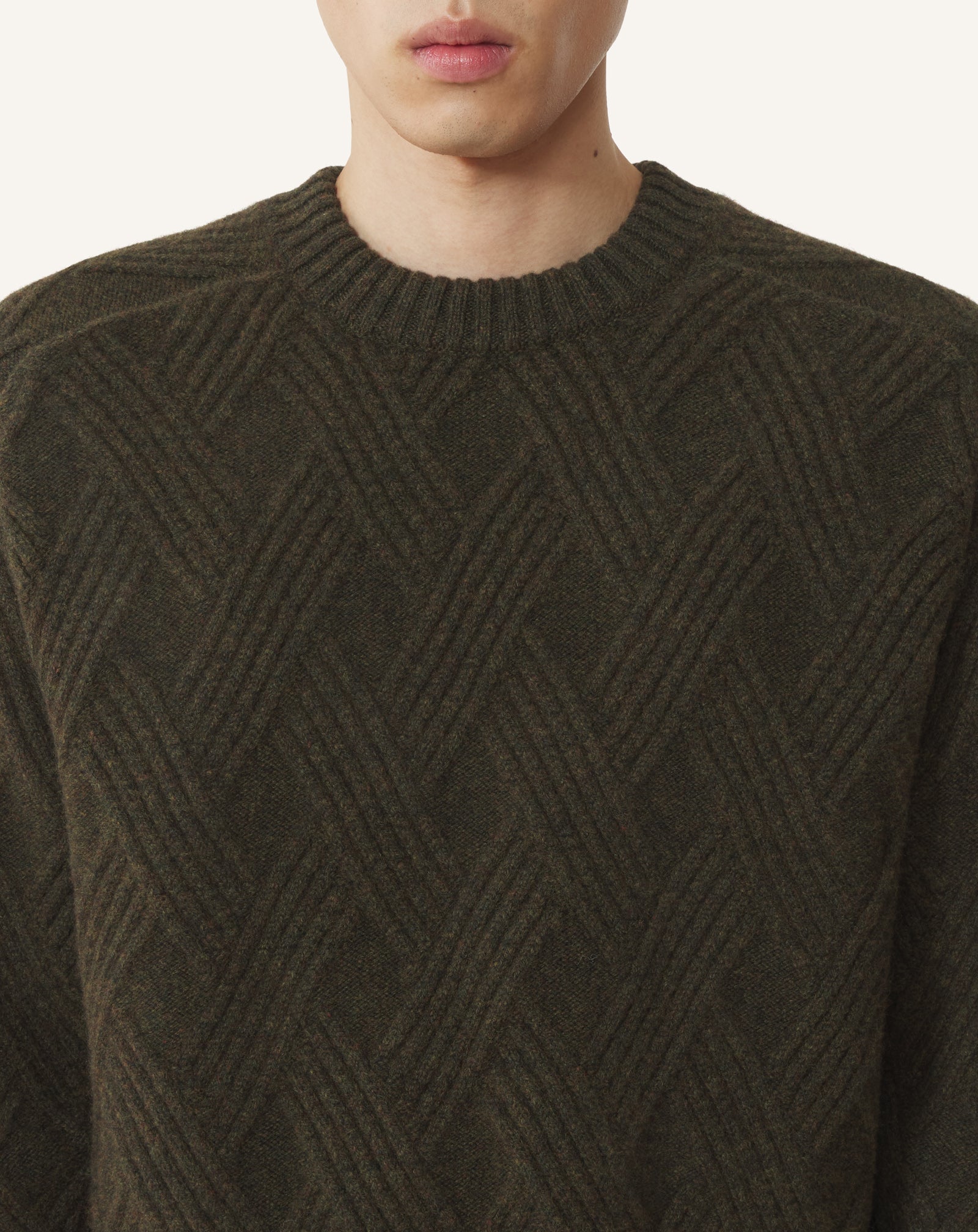 PULL EN LAINE TORSADÉE NOIR