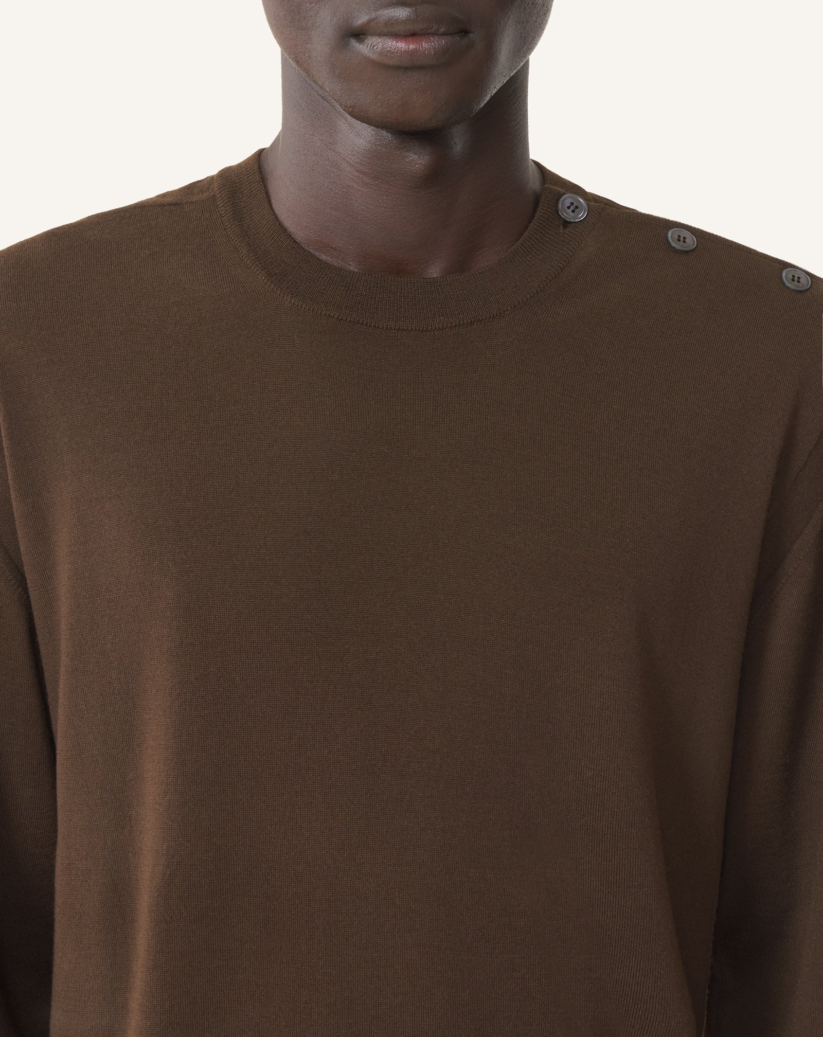 PULL CLASSIQUE EN LAINE MÉRINOS NOIR