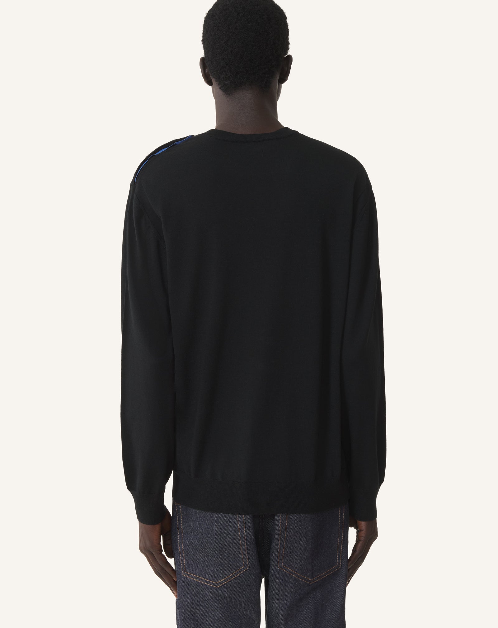 PULL CLASSIQUE EN LAINE MÉRINOS NOIR