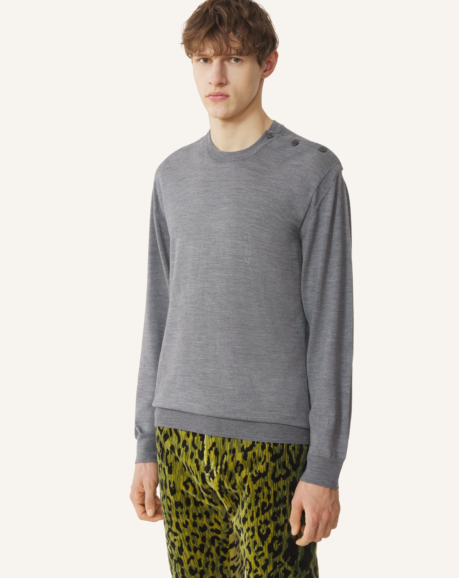 PULL CLASSIQUE EN LAINE MÉRINOS NOIR