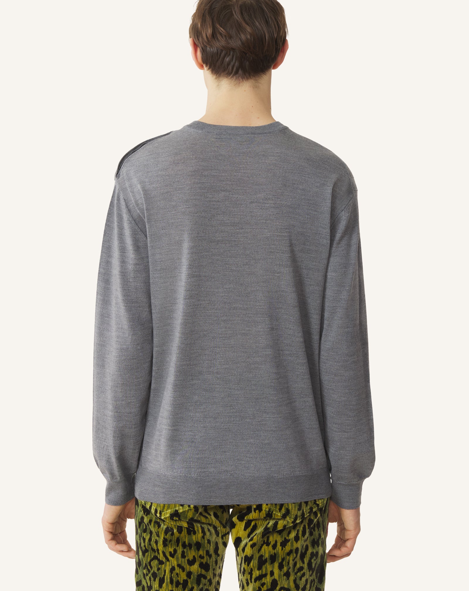 PULL CLASSIQUE EN LAINE MÉRINOS NOIR