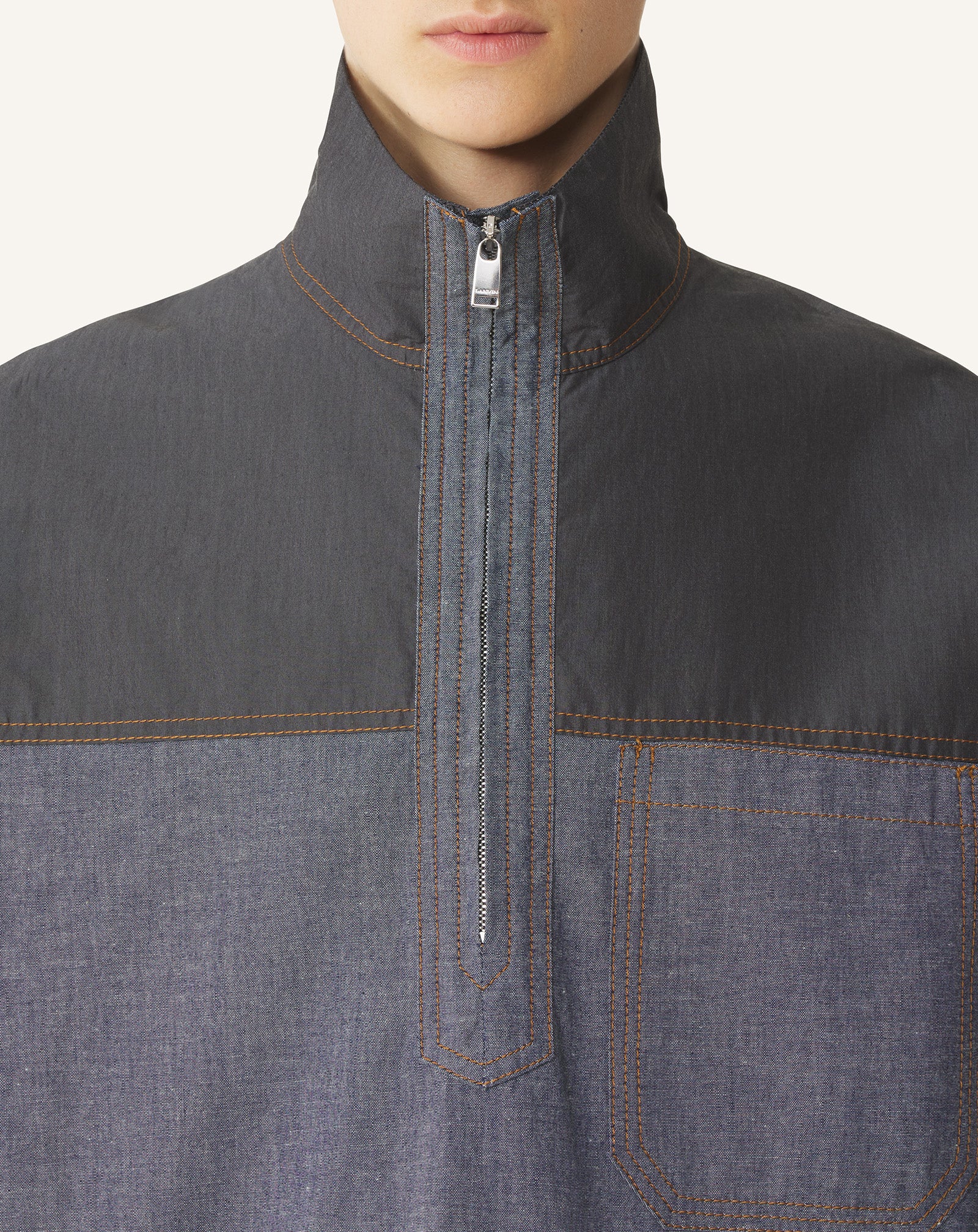 HAUT COL ZIPPÉ EN CHAMBRAY