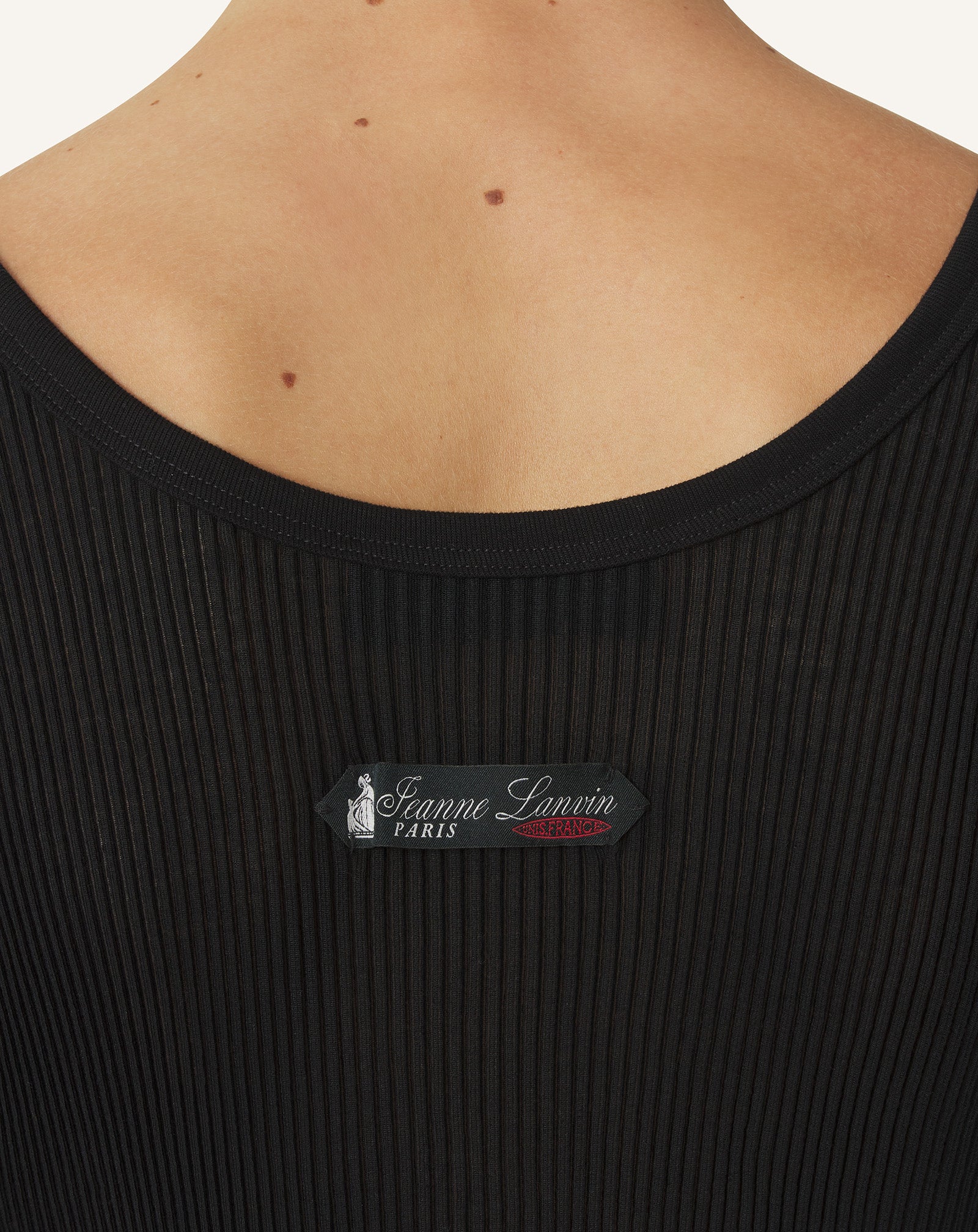 DÉBARDEUR EN JERSEY PLISSÉ NOIR