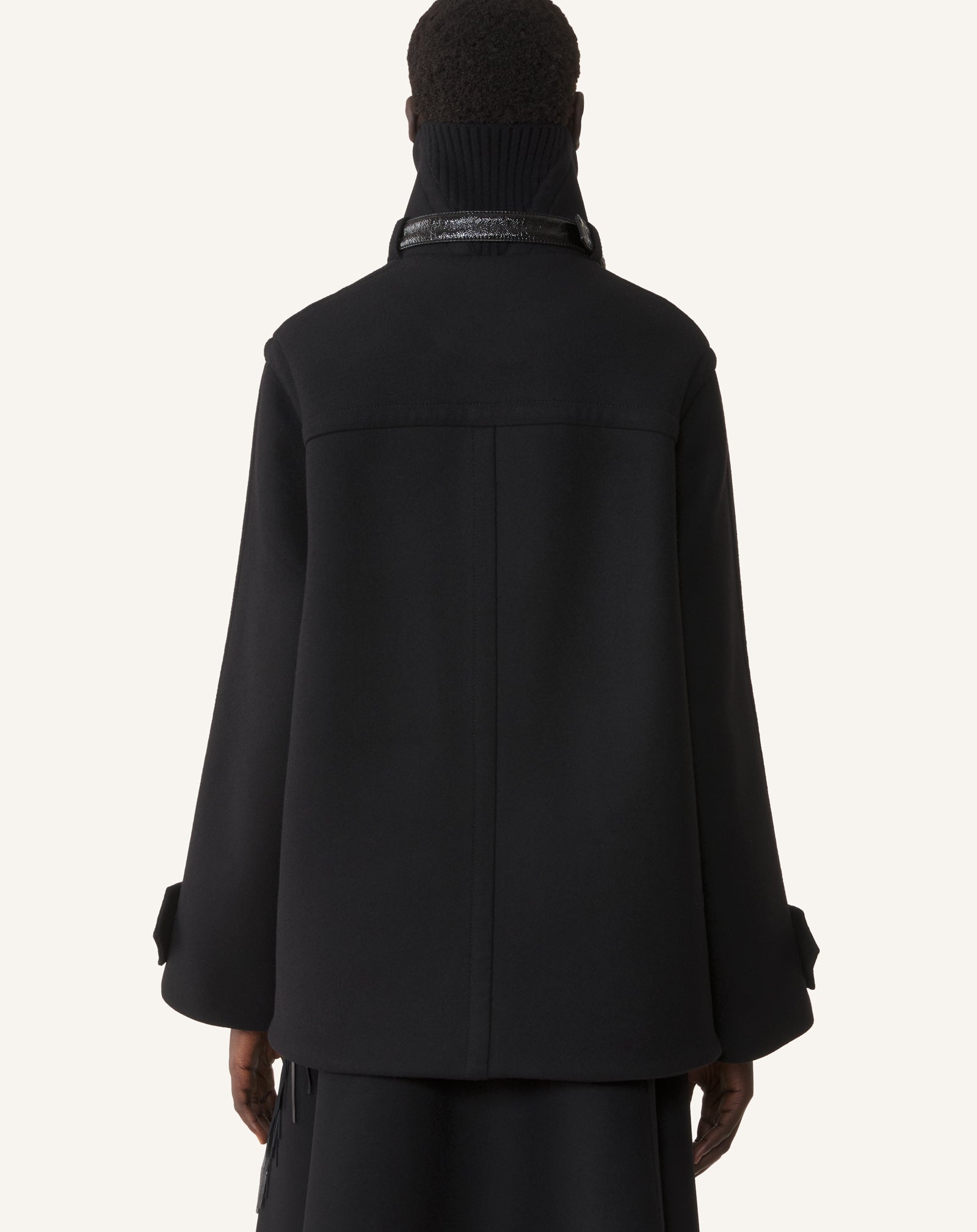 MANTEAU COURT COL MONTANT EN LAINE