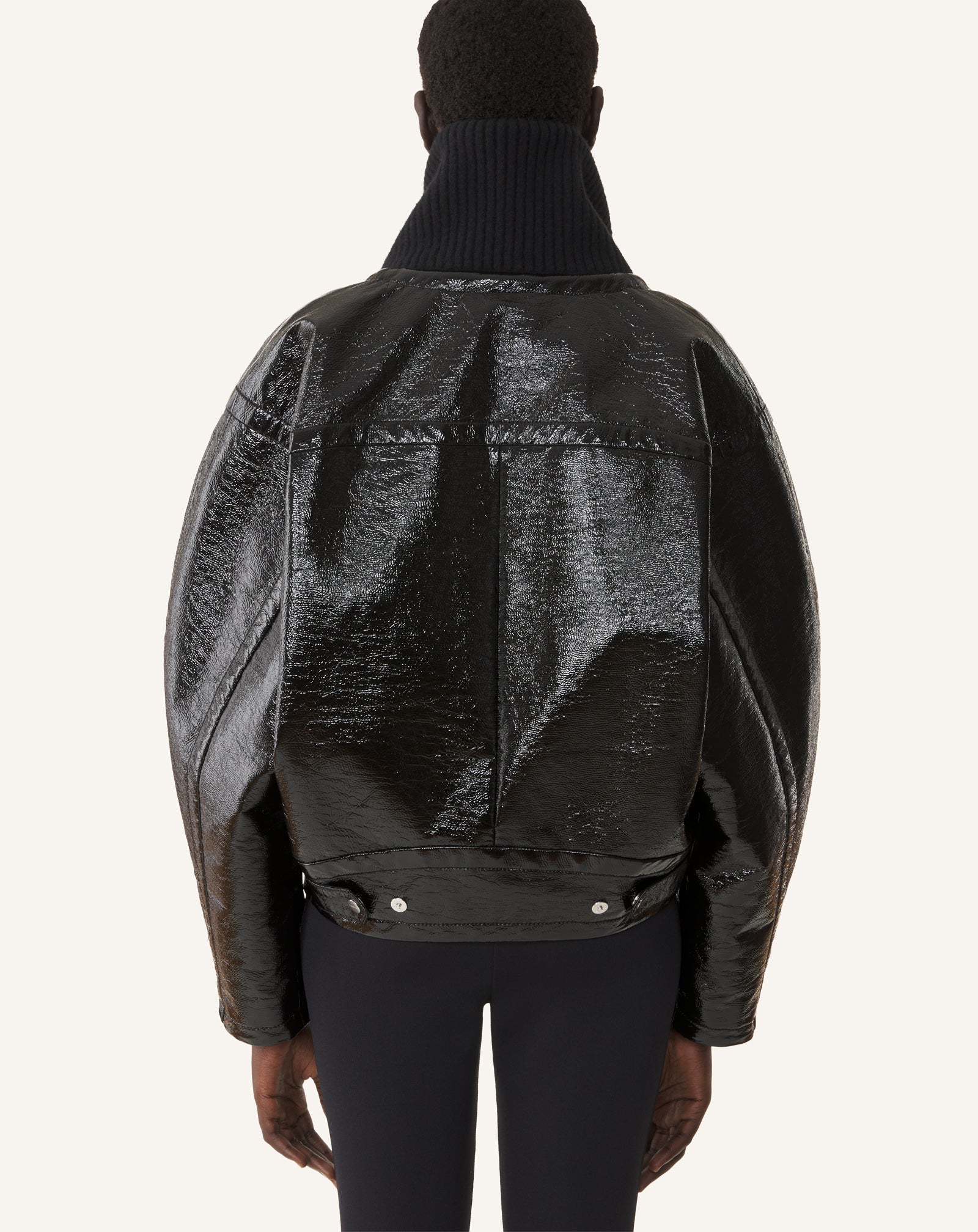 MANTEAU COURT EN VINYLE