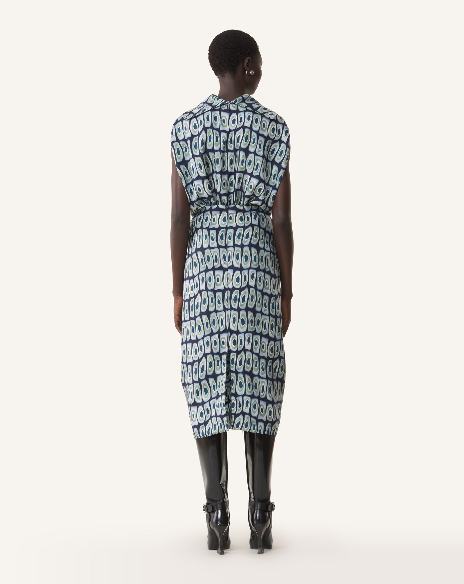 ROBE CAPE EN SOIE IMPRIMÉE