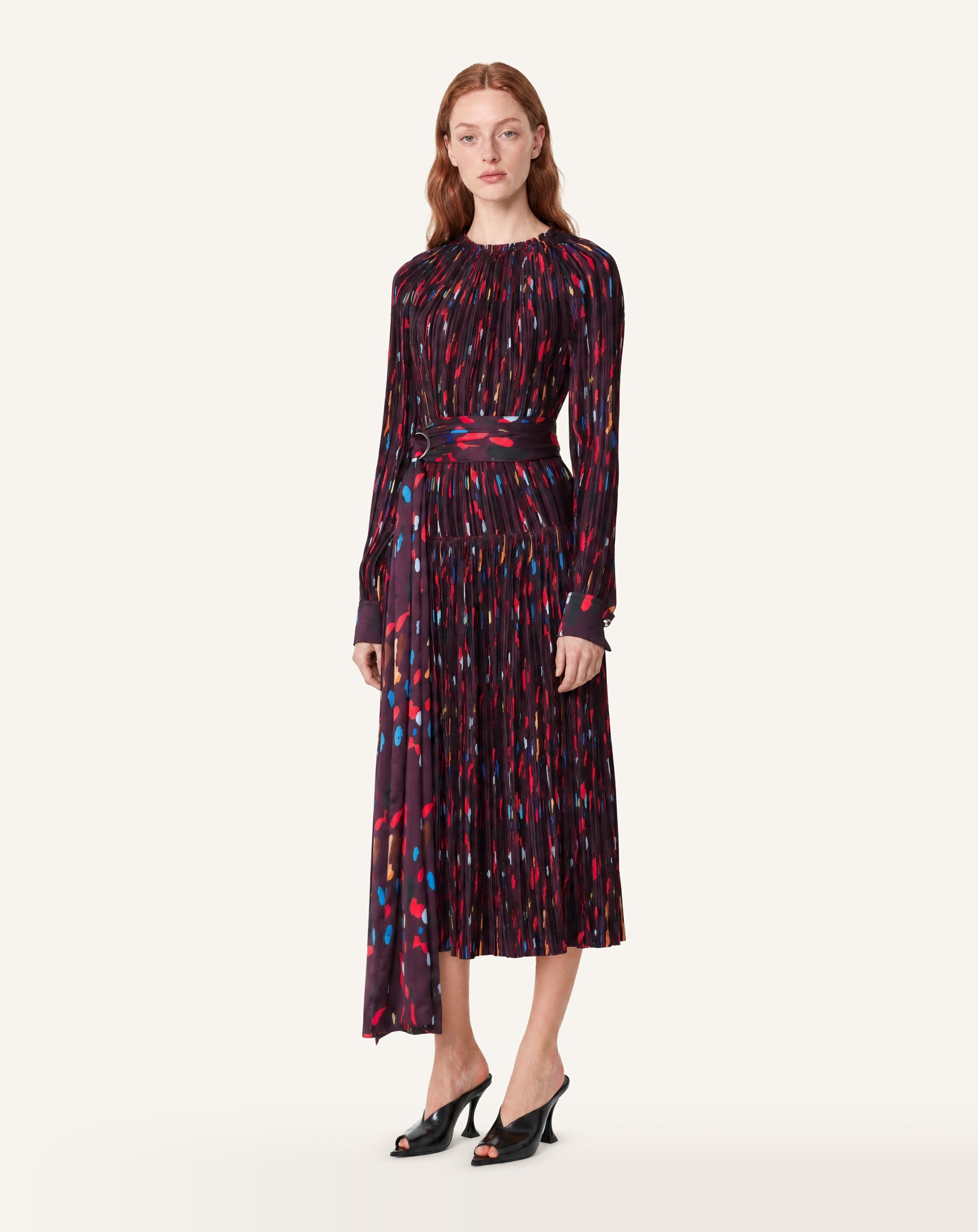 ROBE EN CHARMEUSE PLISSÉE IMPRIMÉ ROUGE