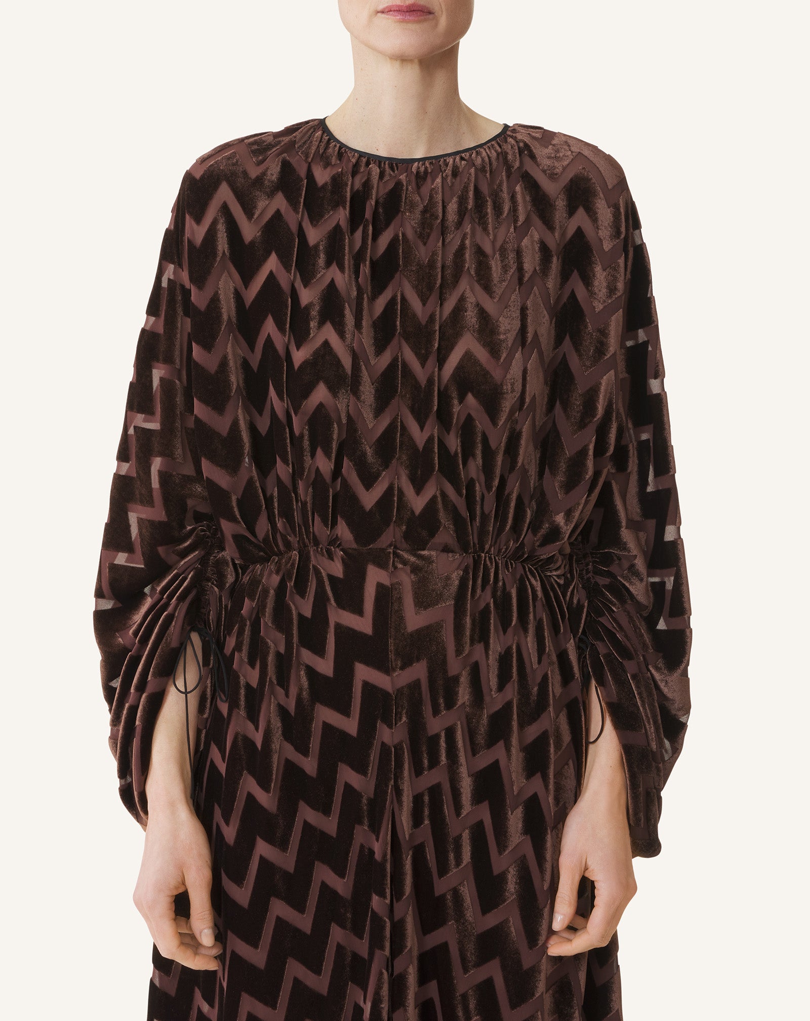 ROBE EN VELOURS DÉVORÉ MARRON