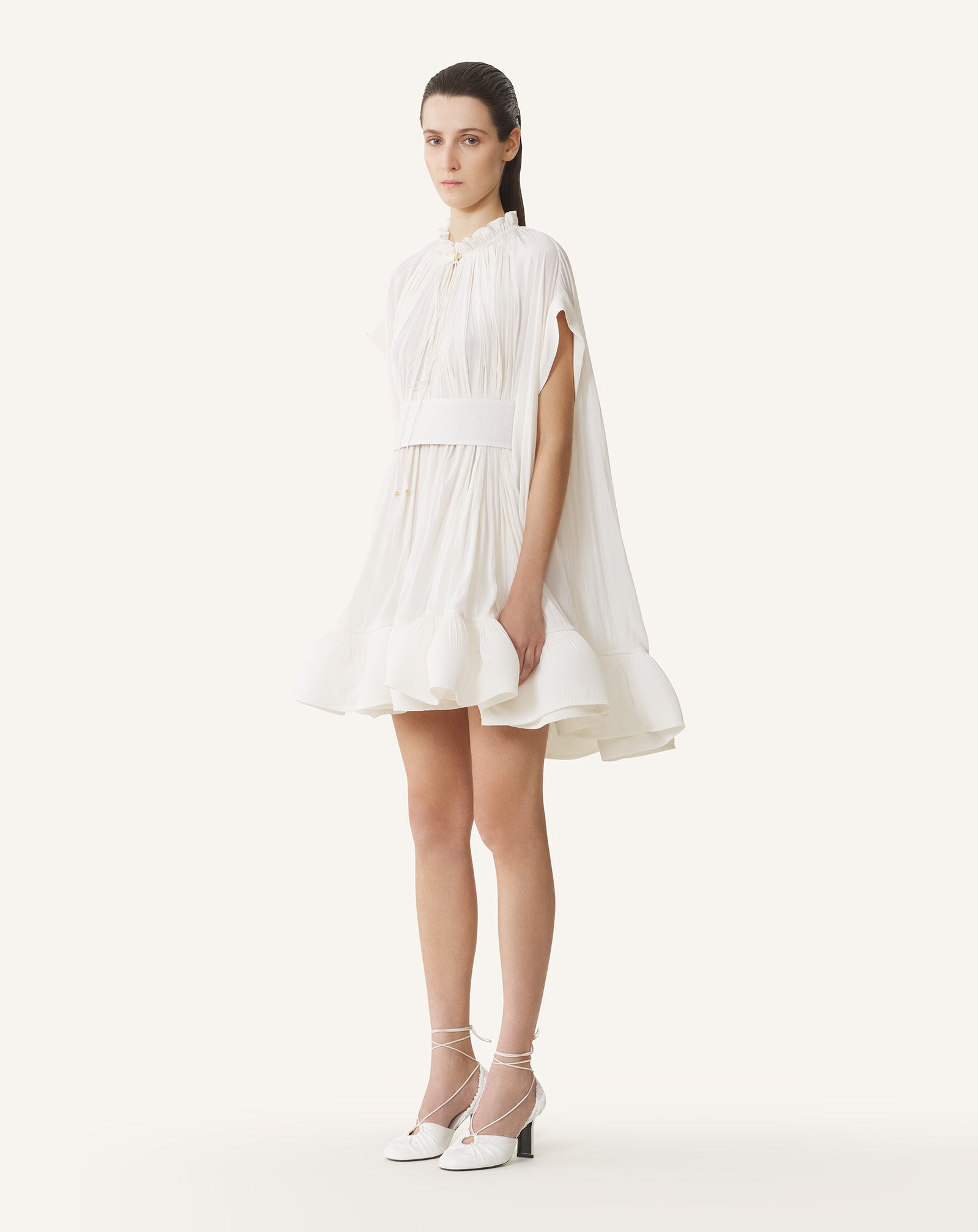 ROBE COURTE EN CHARMEUSE