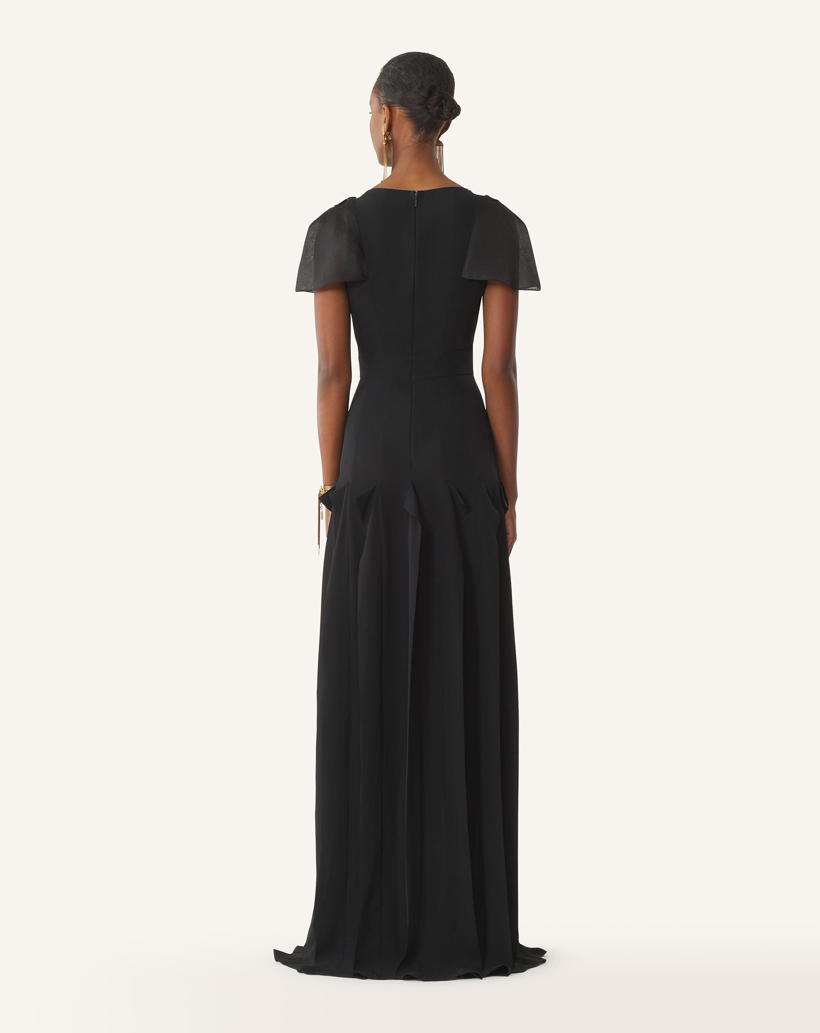 ROBE À PLASTRON BRODÉ EN GEORGETTE DE SOIE