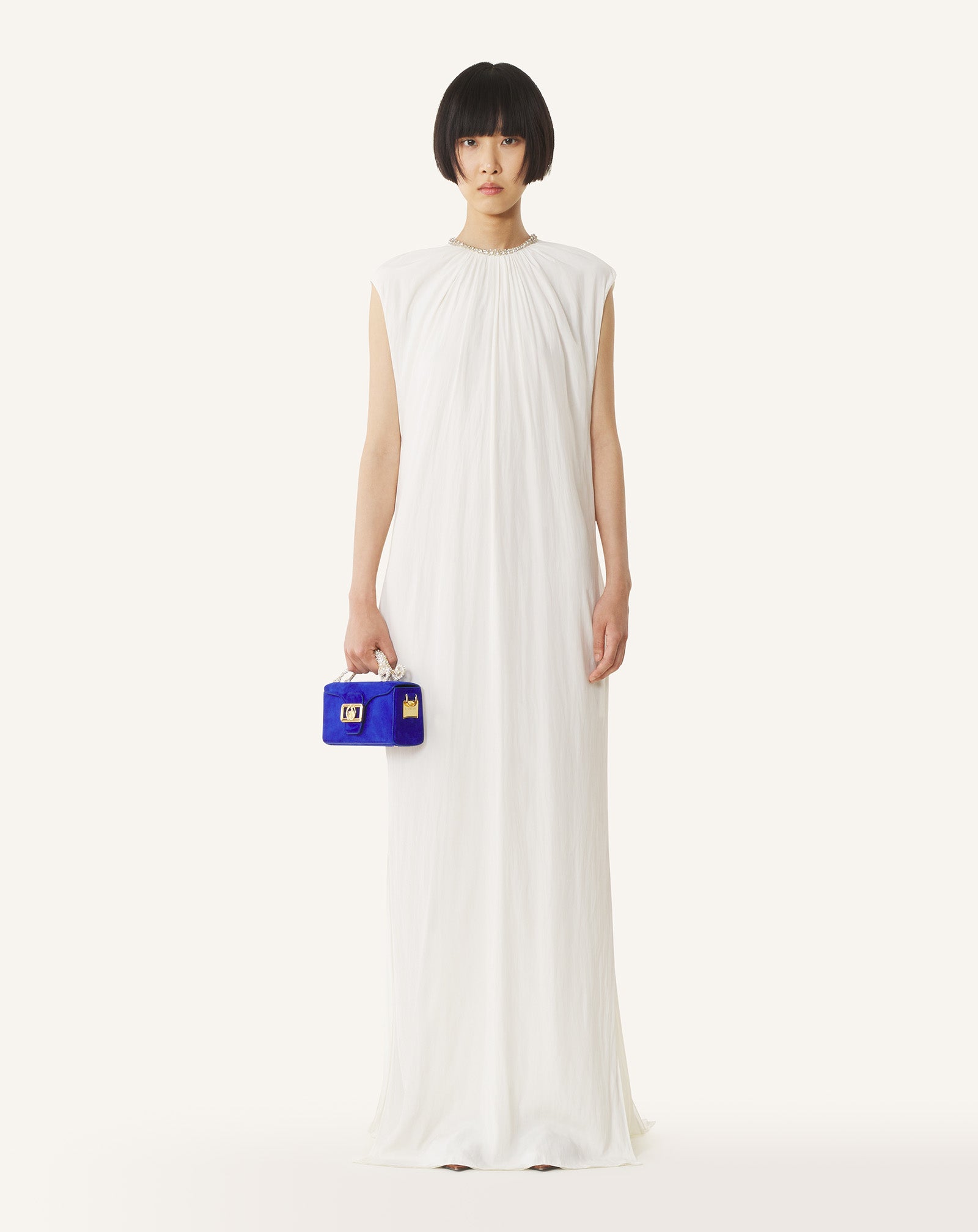 ROBE BRODÉE EN CHARMEUSE BLANC