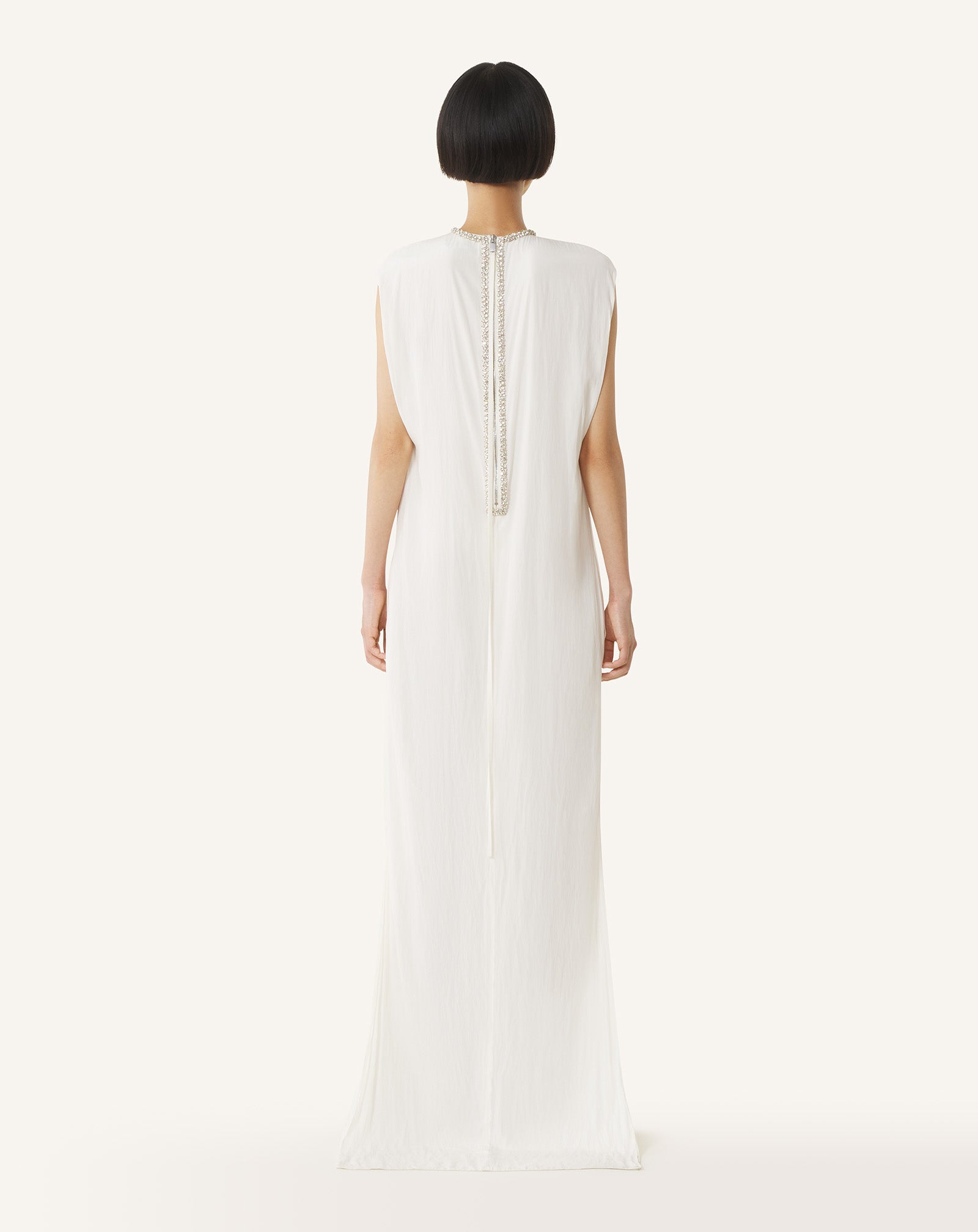 ROBE BRODÉE EN CHARMEUSE