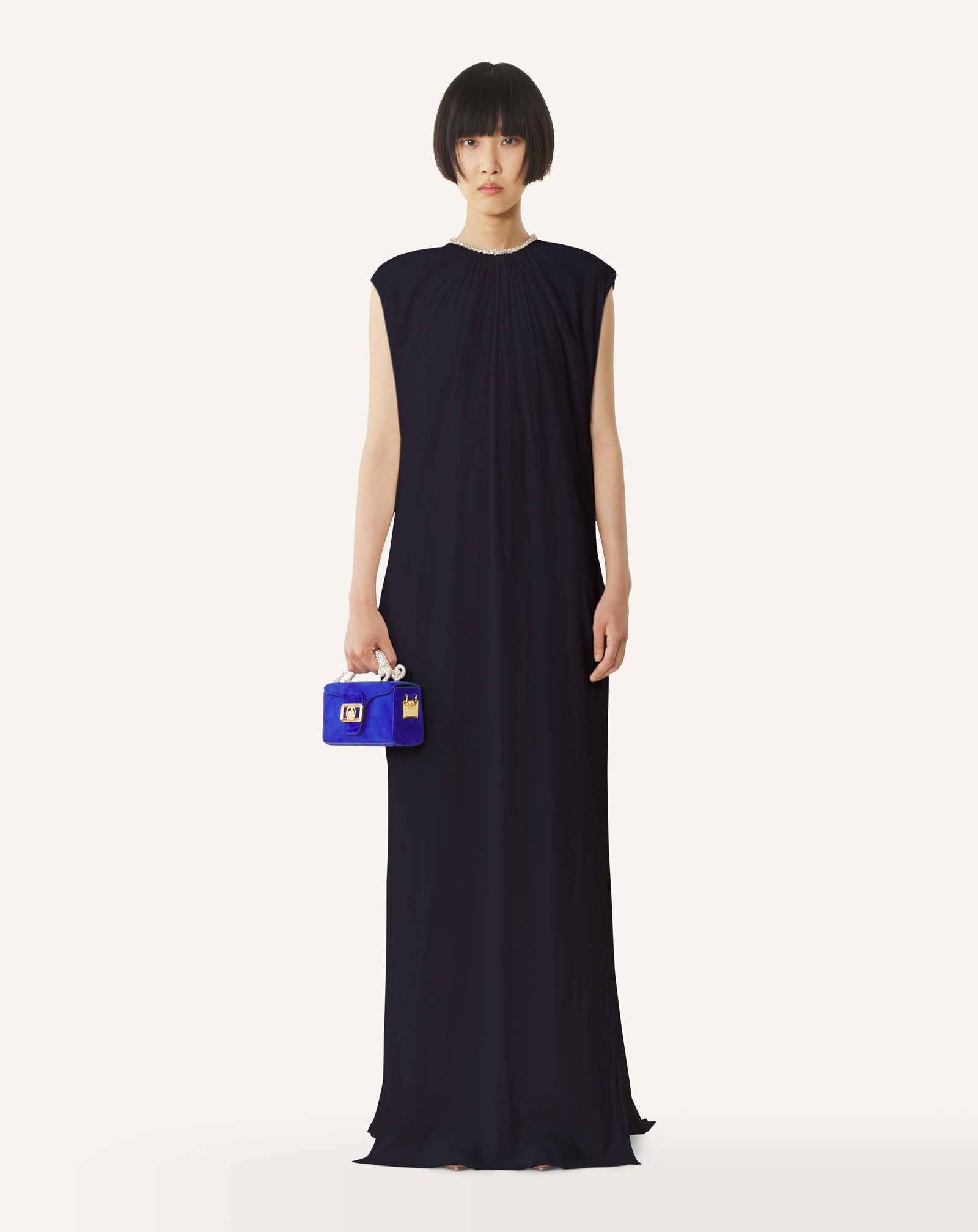 ROBE BRODÉE EN CHARMEUSE