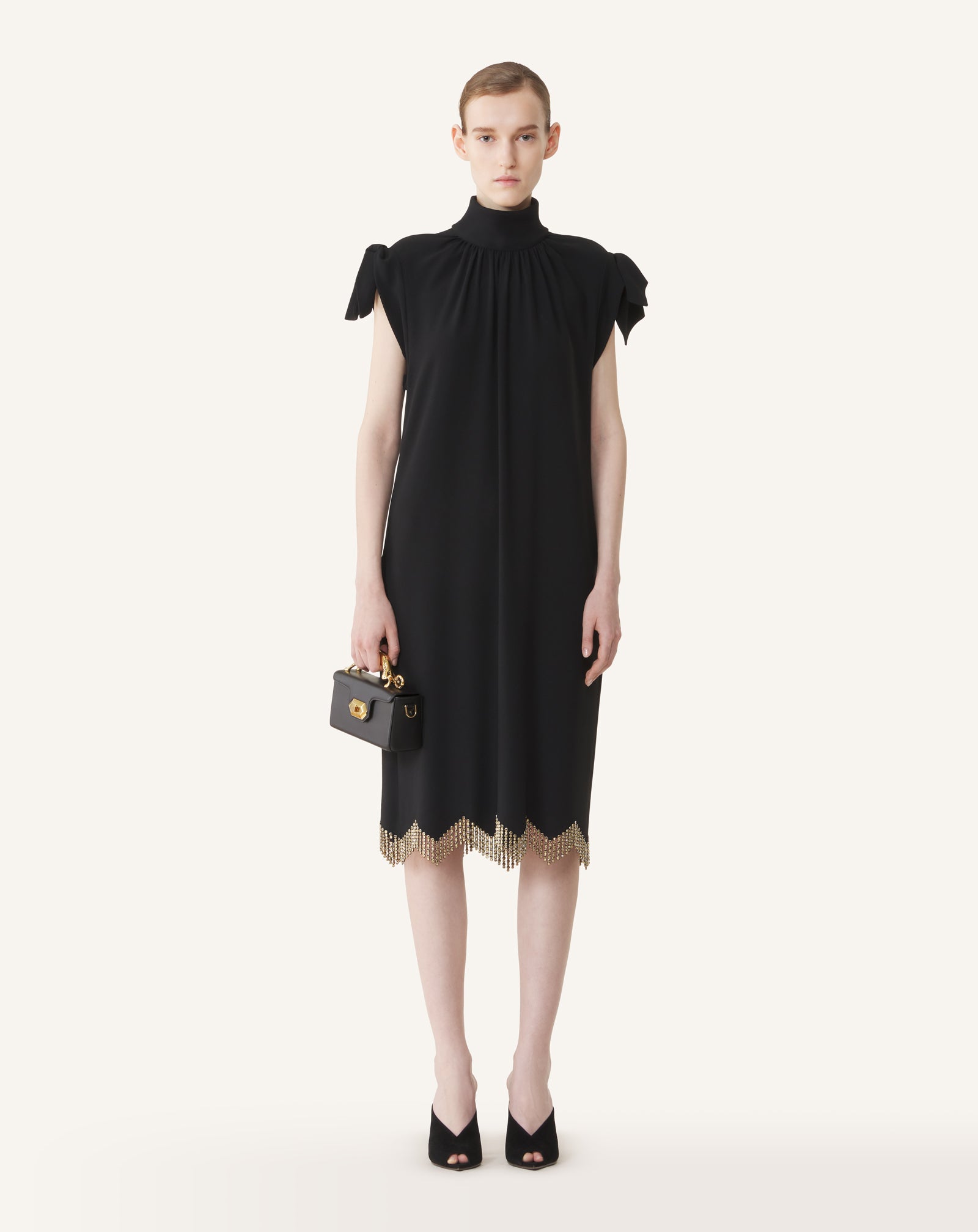 ROBE À NŒUDS BRODÉE EN SABLÉ