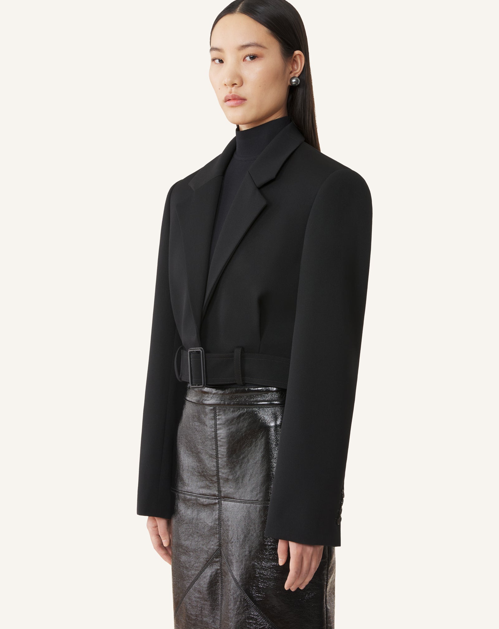 VESTE COURTE CEINTURÉE EN LAINE
